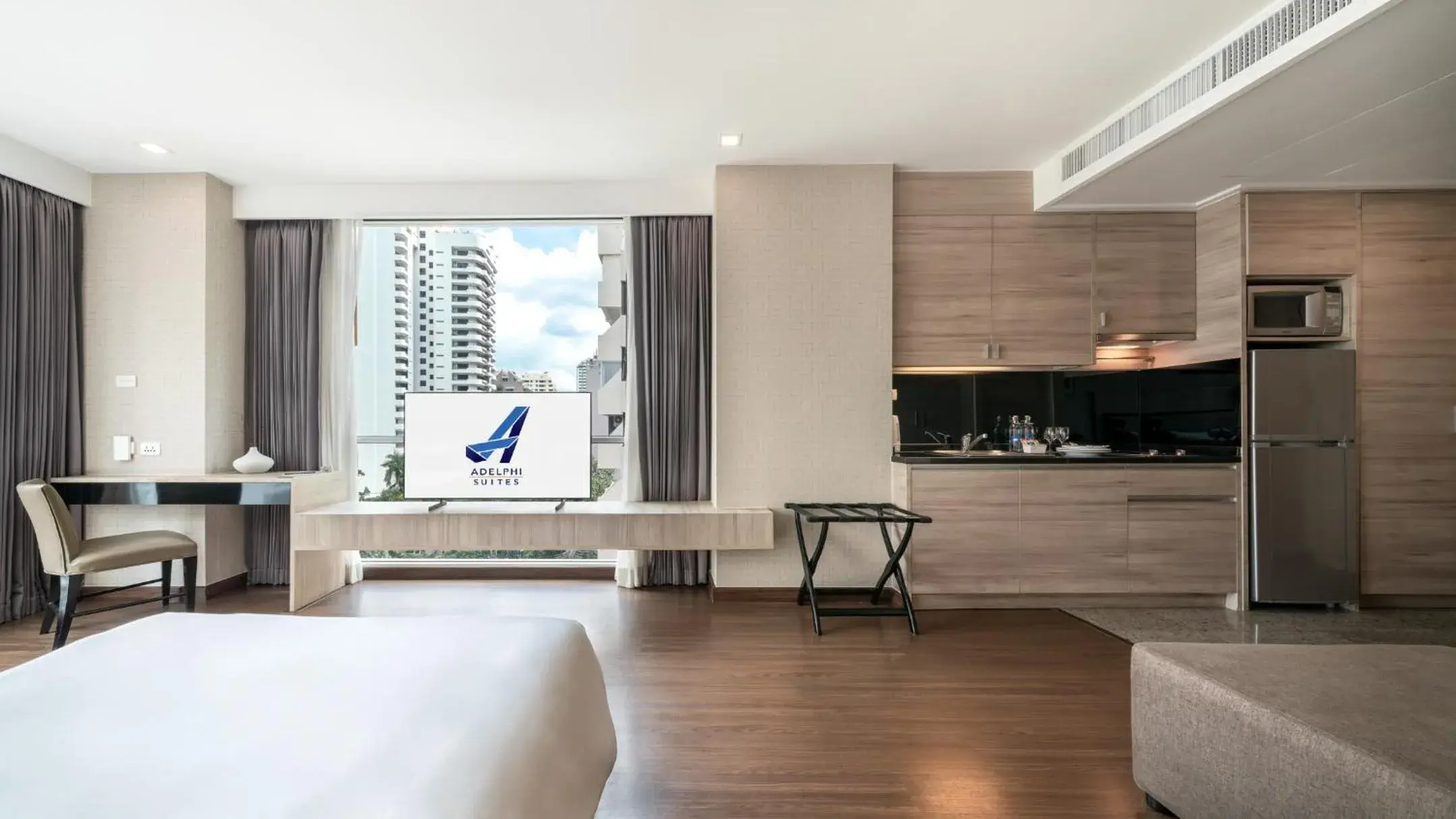 View (from property/room), Bed in Adelphi Suites Bangkok View (from property/room), Bed in Adelphi Suites Bangkok