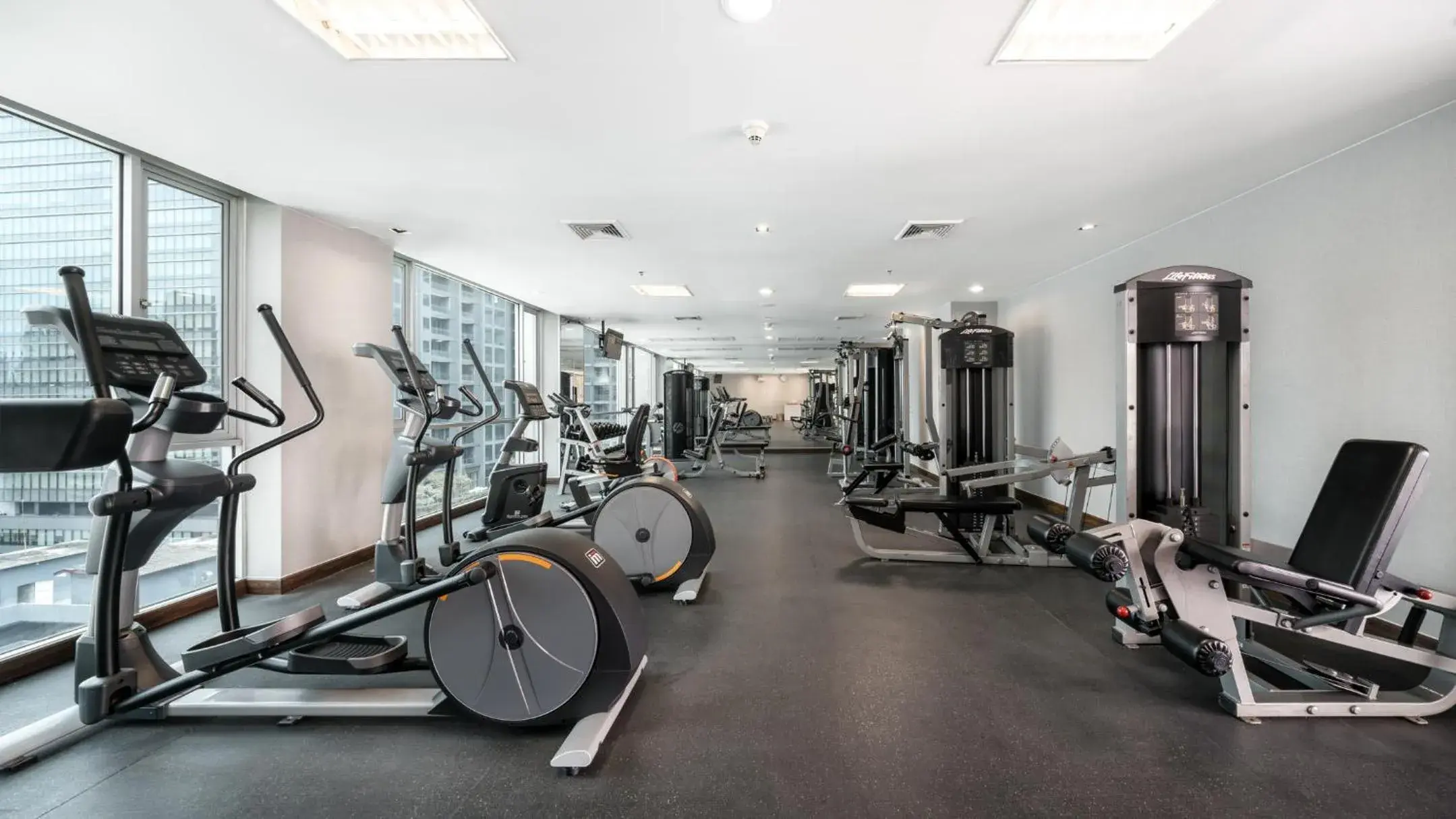 Fitness centre/facilities in Adelphi Suites Bangkok Fitness centre/facilities in Adelphi Suites Bangkok