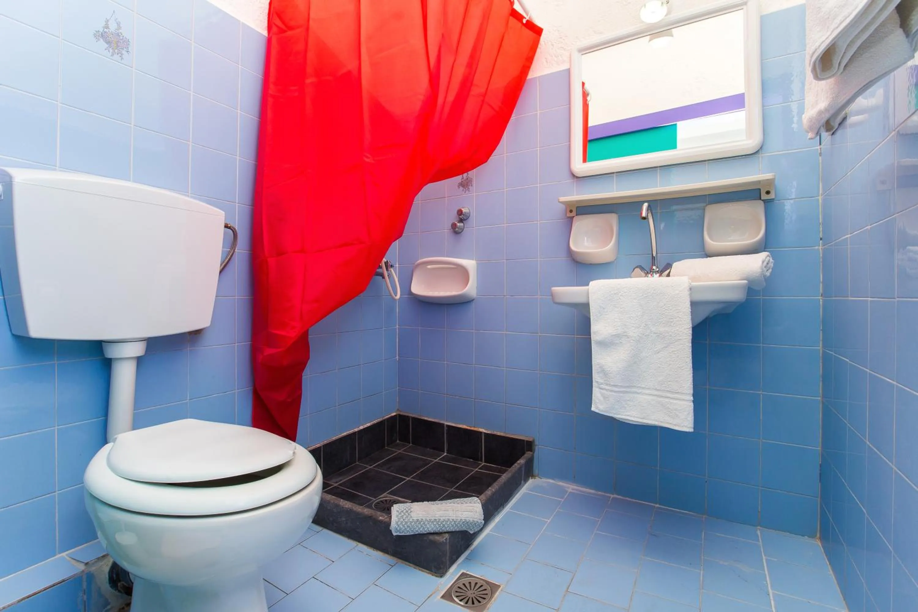 Shower in Litsa Studios