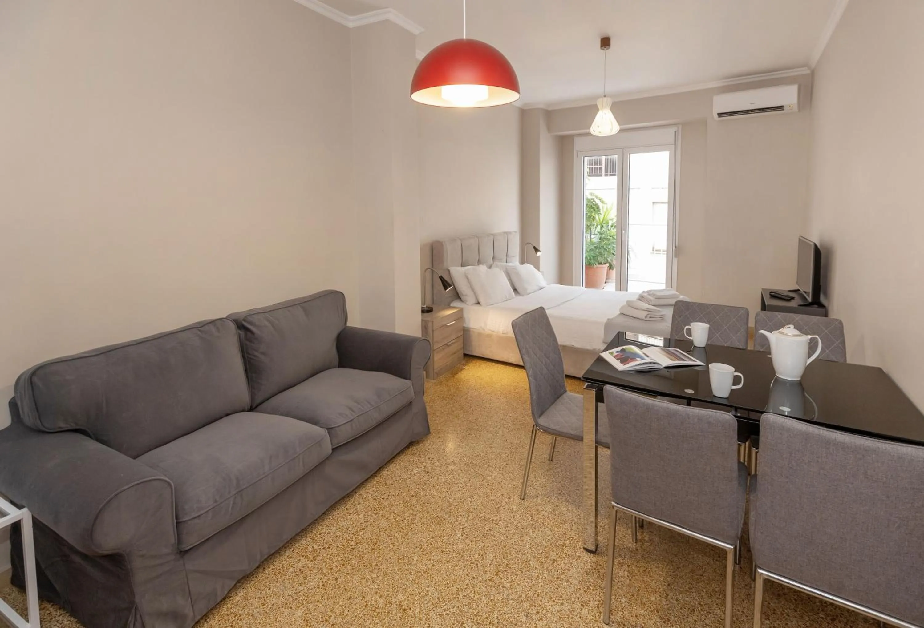 TV and multimedia in Leonidas Loft in the heart of Athens by GHH