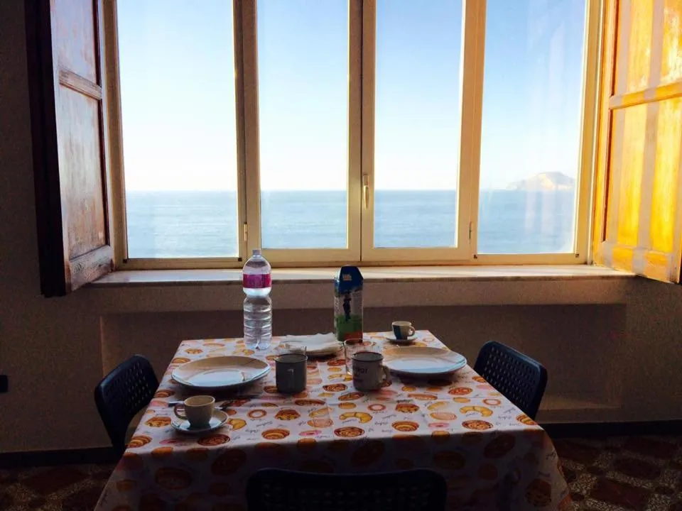 Breakfast in The Reef House