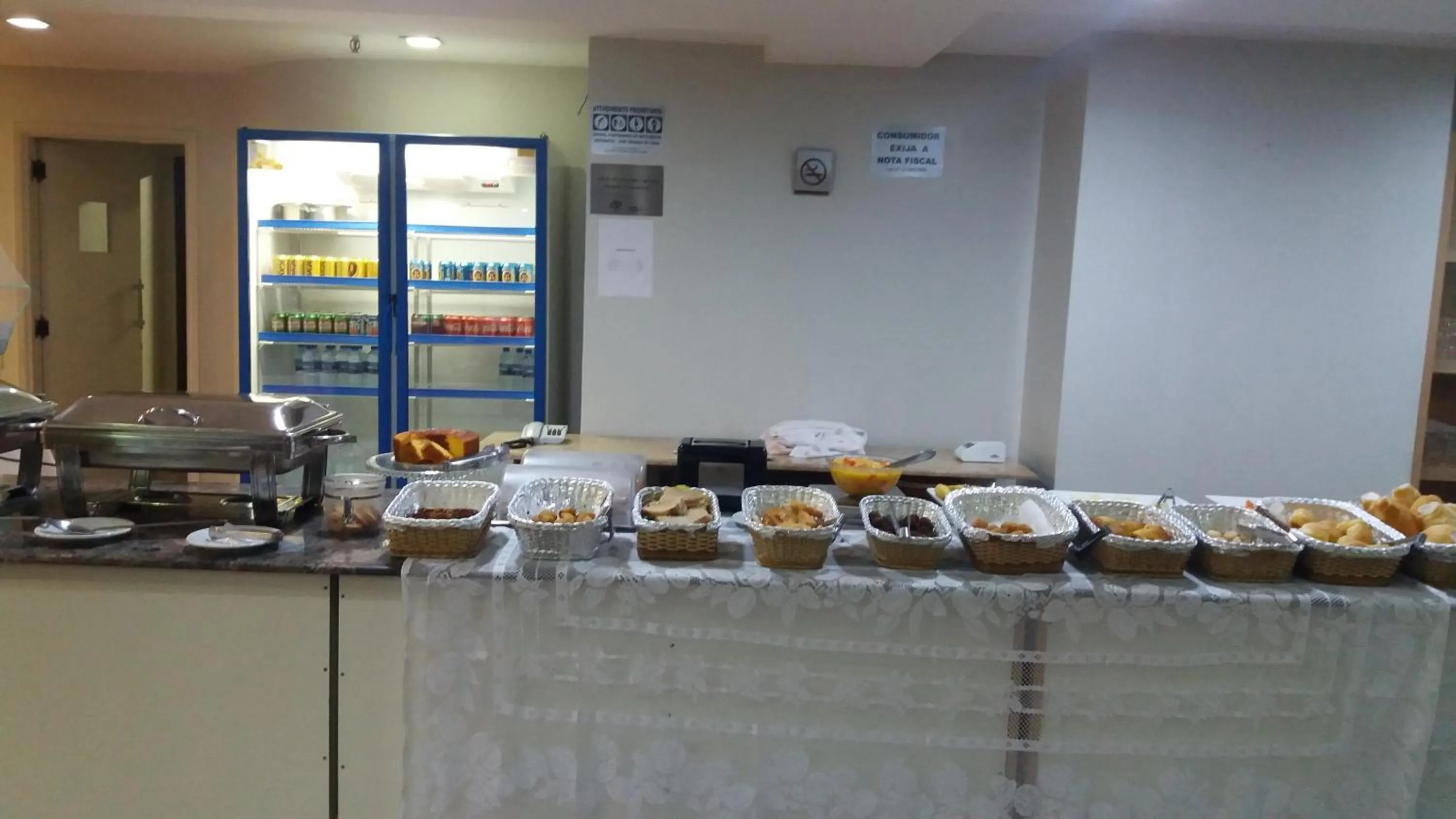 Buffet breakfast in Flat Oeste La Residence