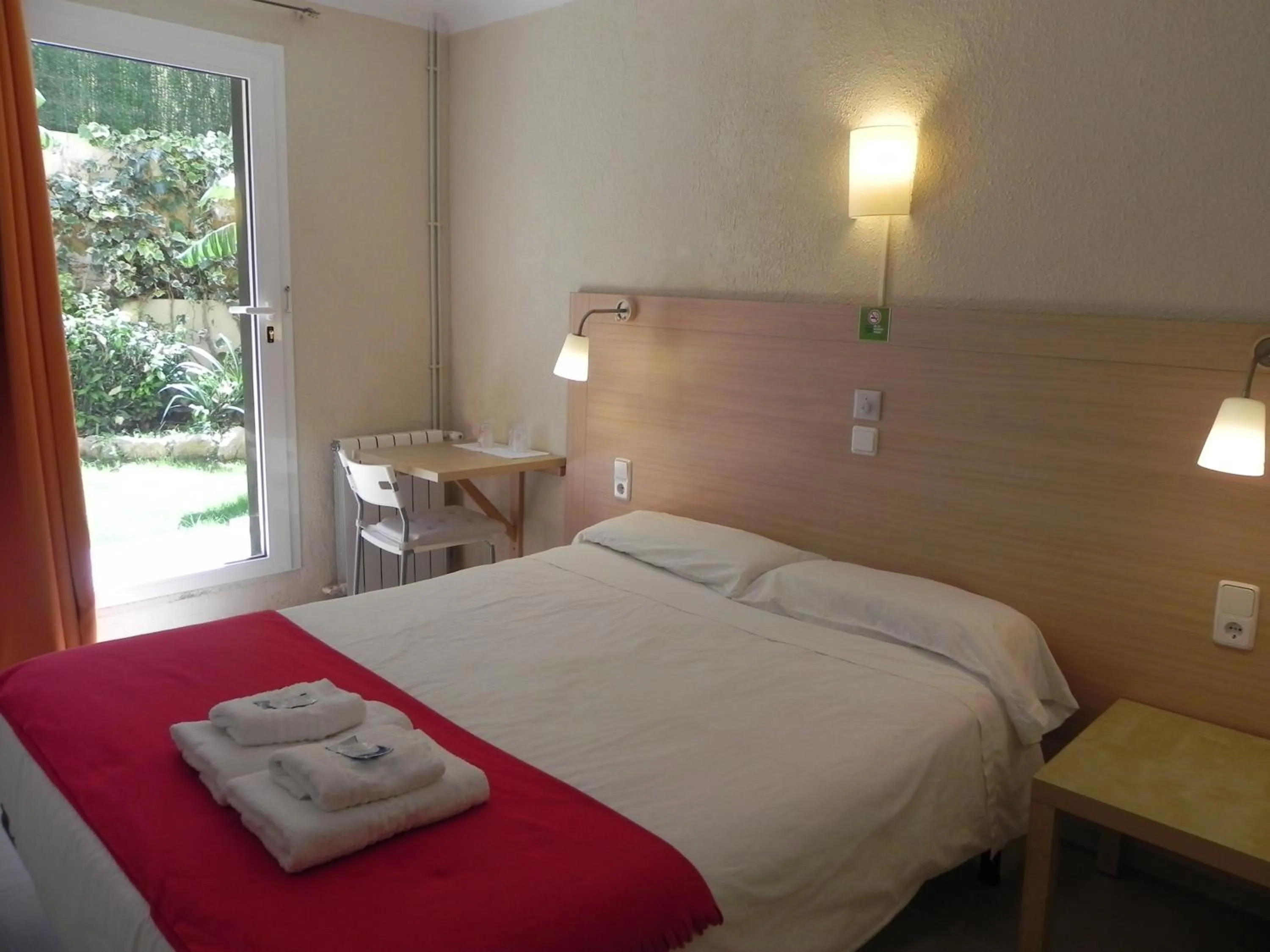 Bed in Hostal Bonany