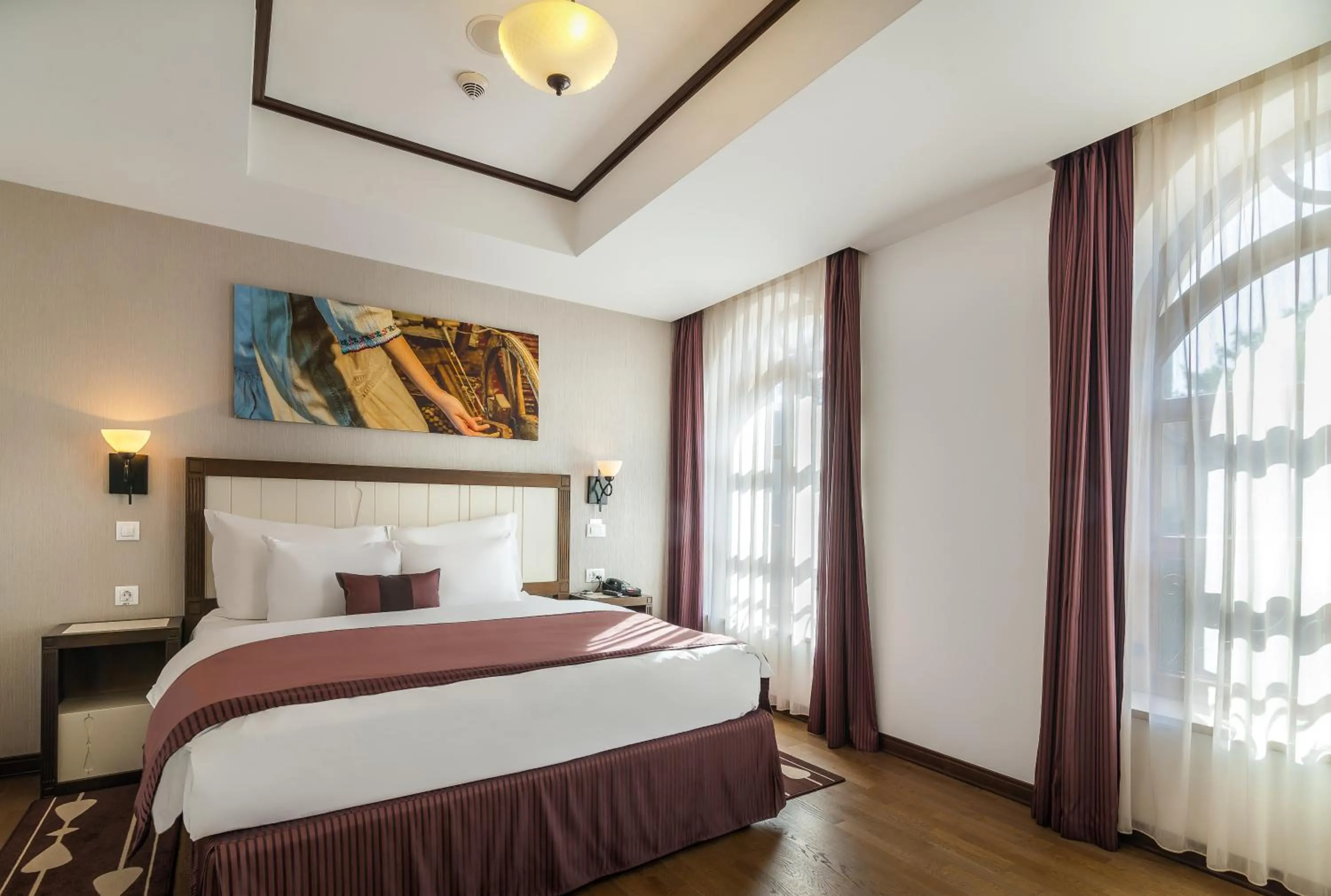 Bedroom, Bed in Epoque Hotel - Relais & Chateaux