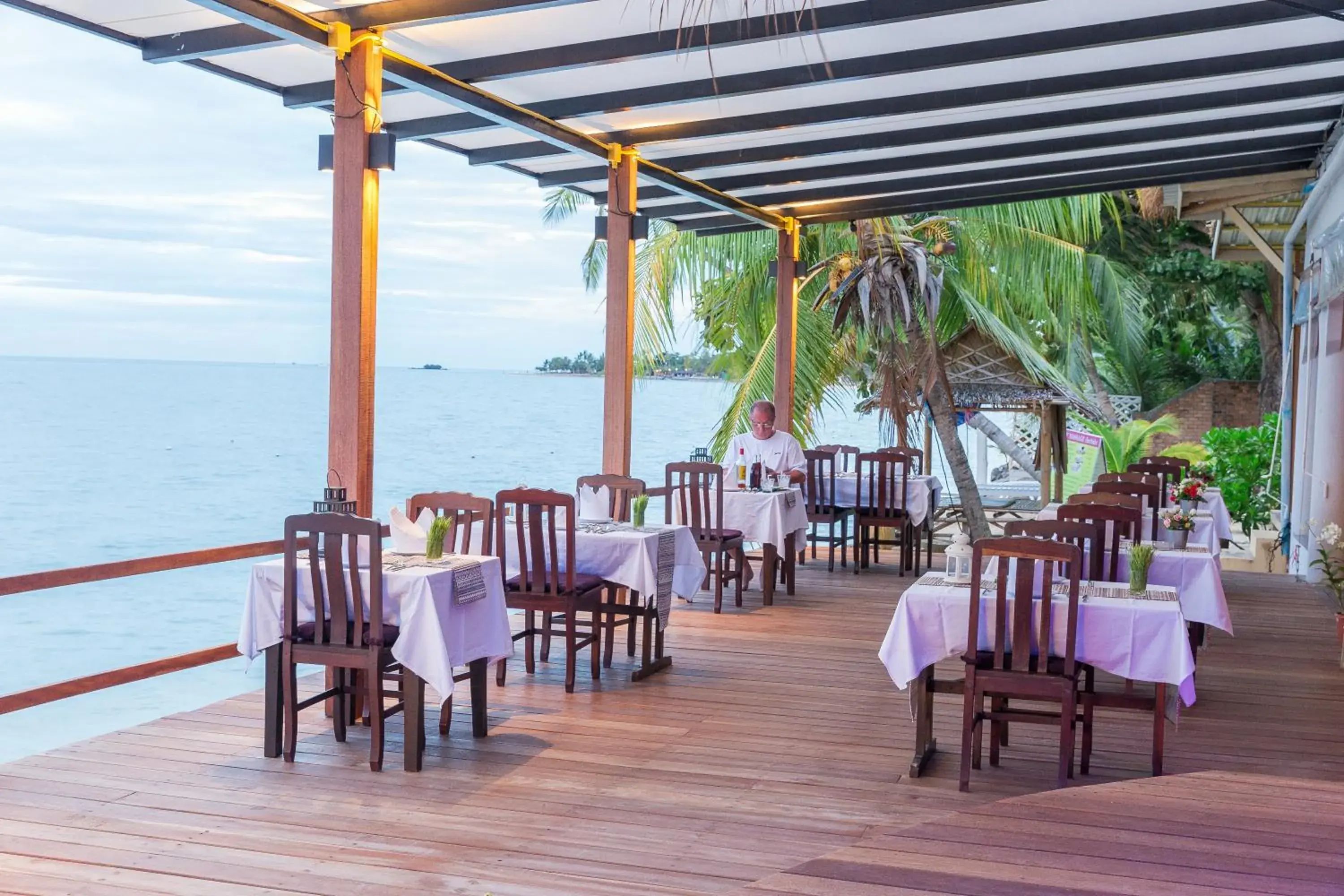 Restaurant/places to eat in Adarin Beach Resort Restaurant/places to eat in Adarin Beach Resort