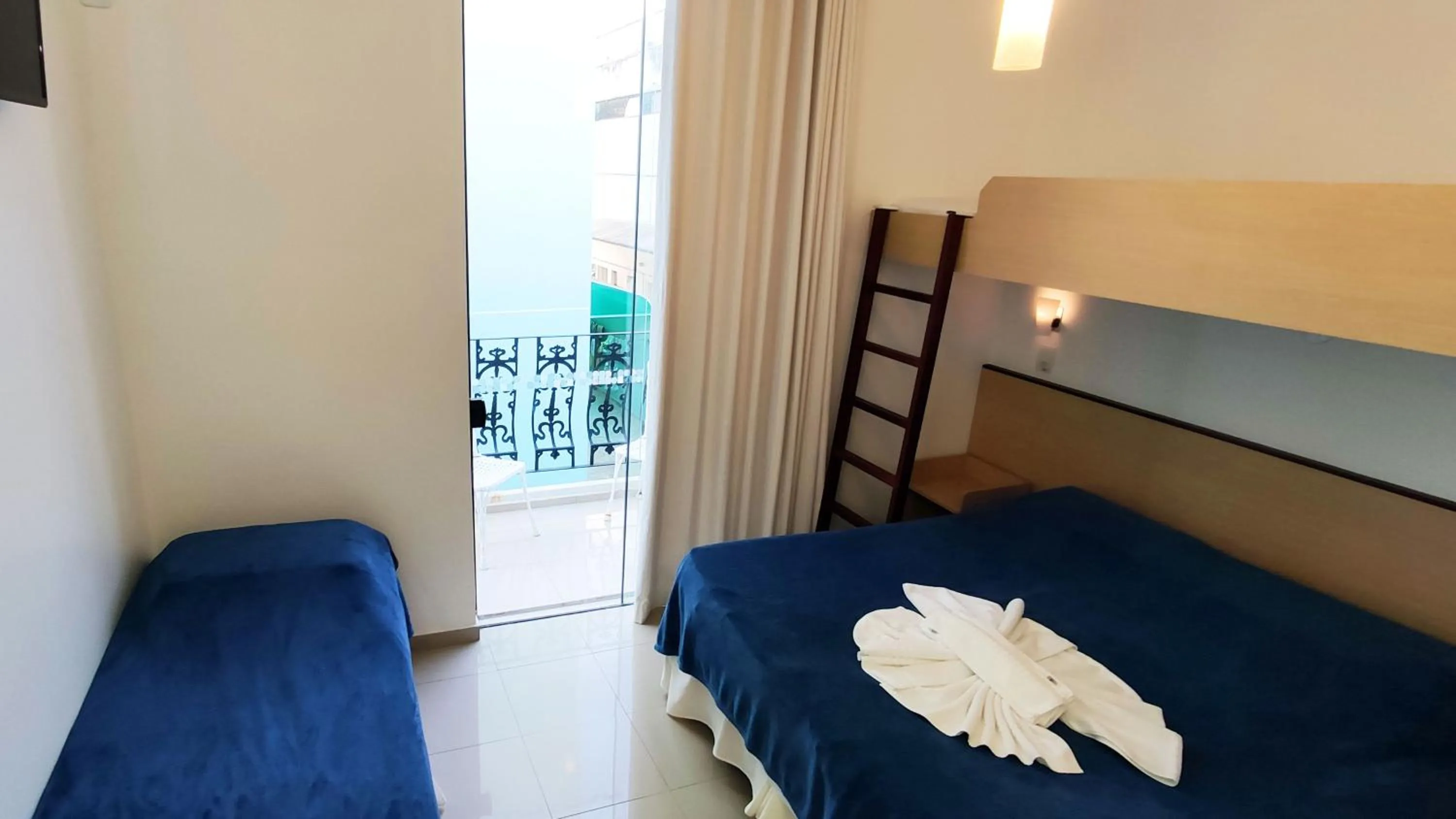 Superior Quadruple Room in Pousada Omnimare