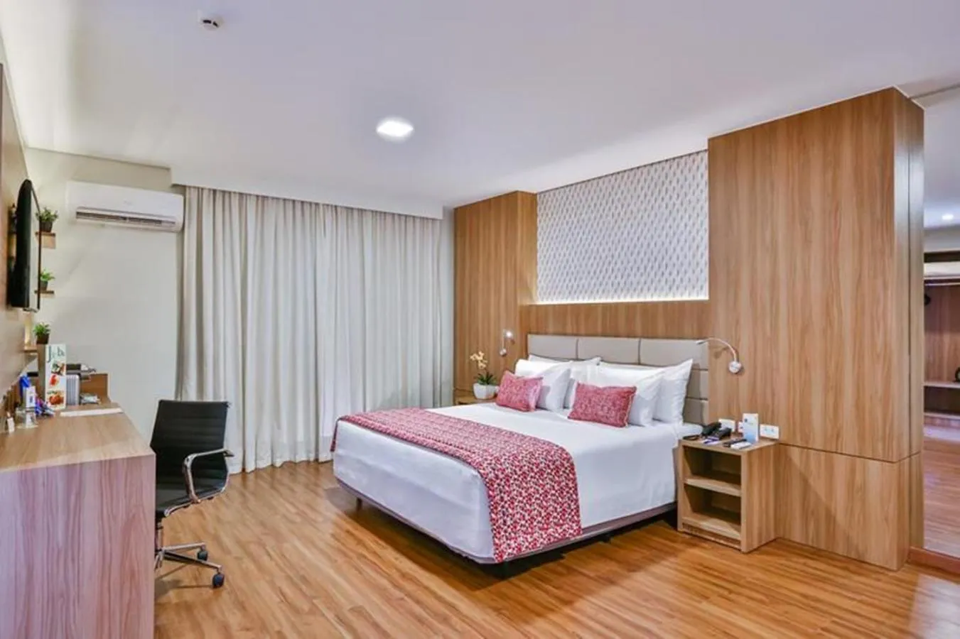 Bedroom, Bed in Comfort Mogi Guaçu