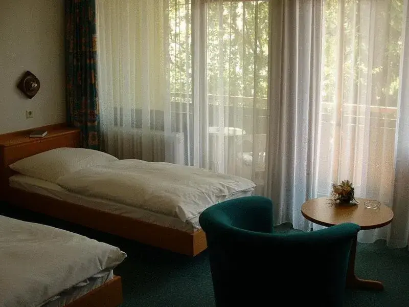 Day, Bed in Hotel Koch Maingau