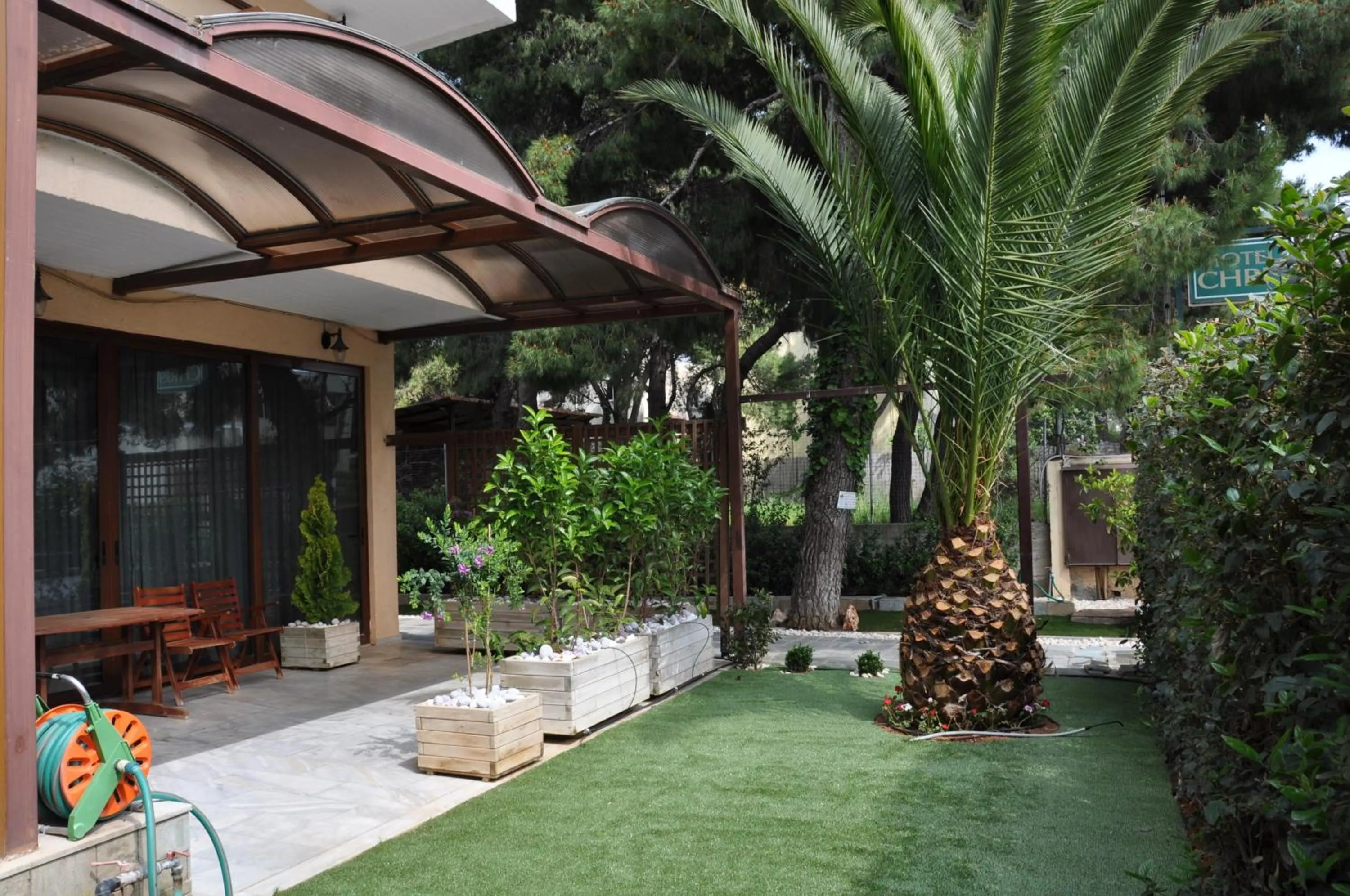 Facade/entrance in Hotel Chris