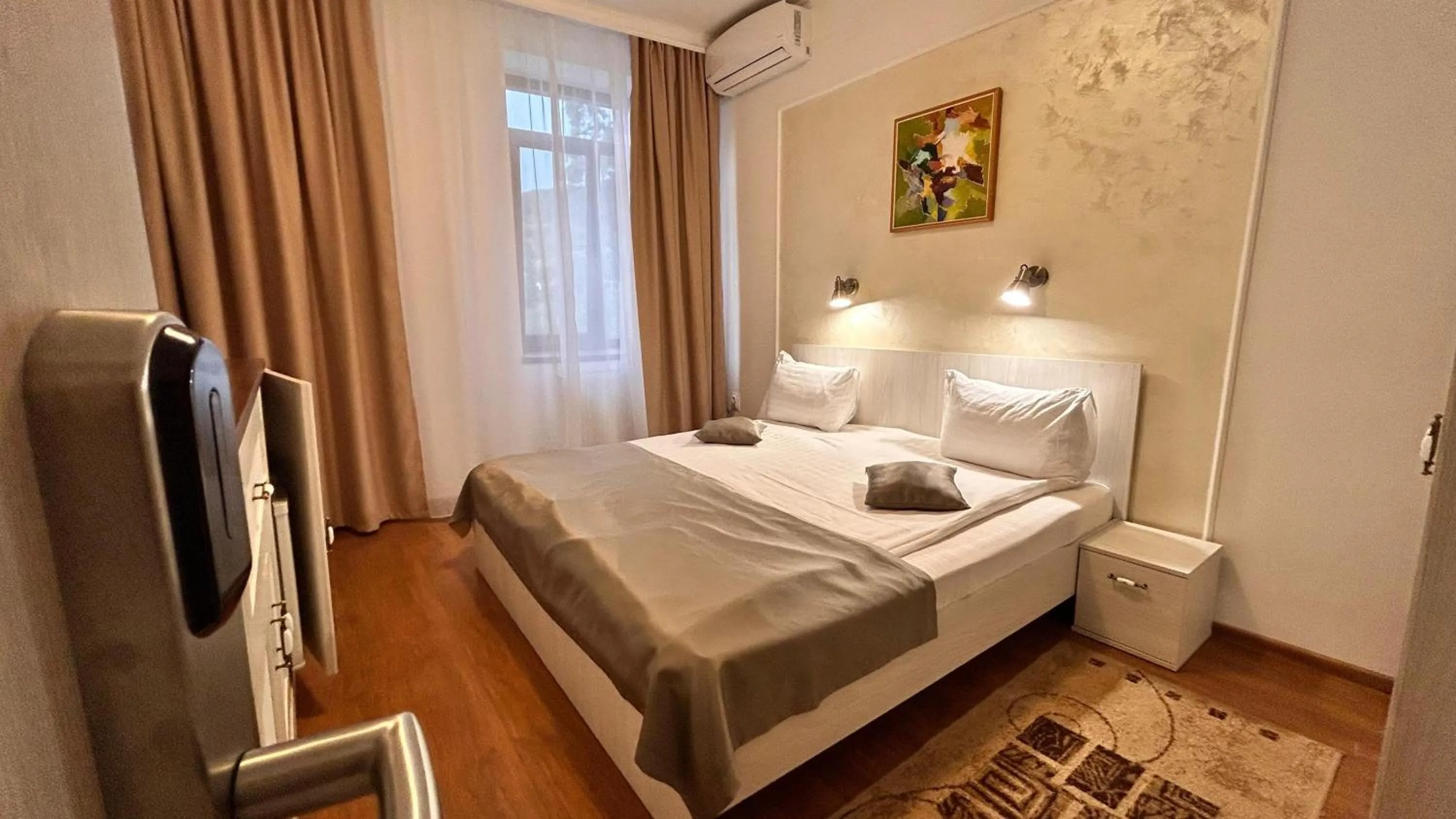 Photo of the whole room, Bed in Hotel Suprem