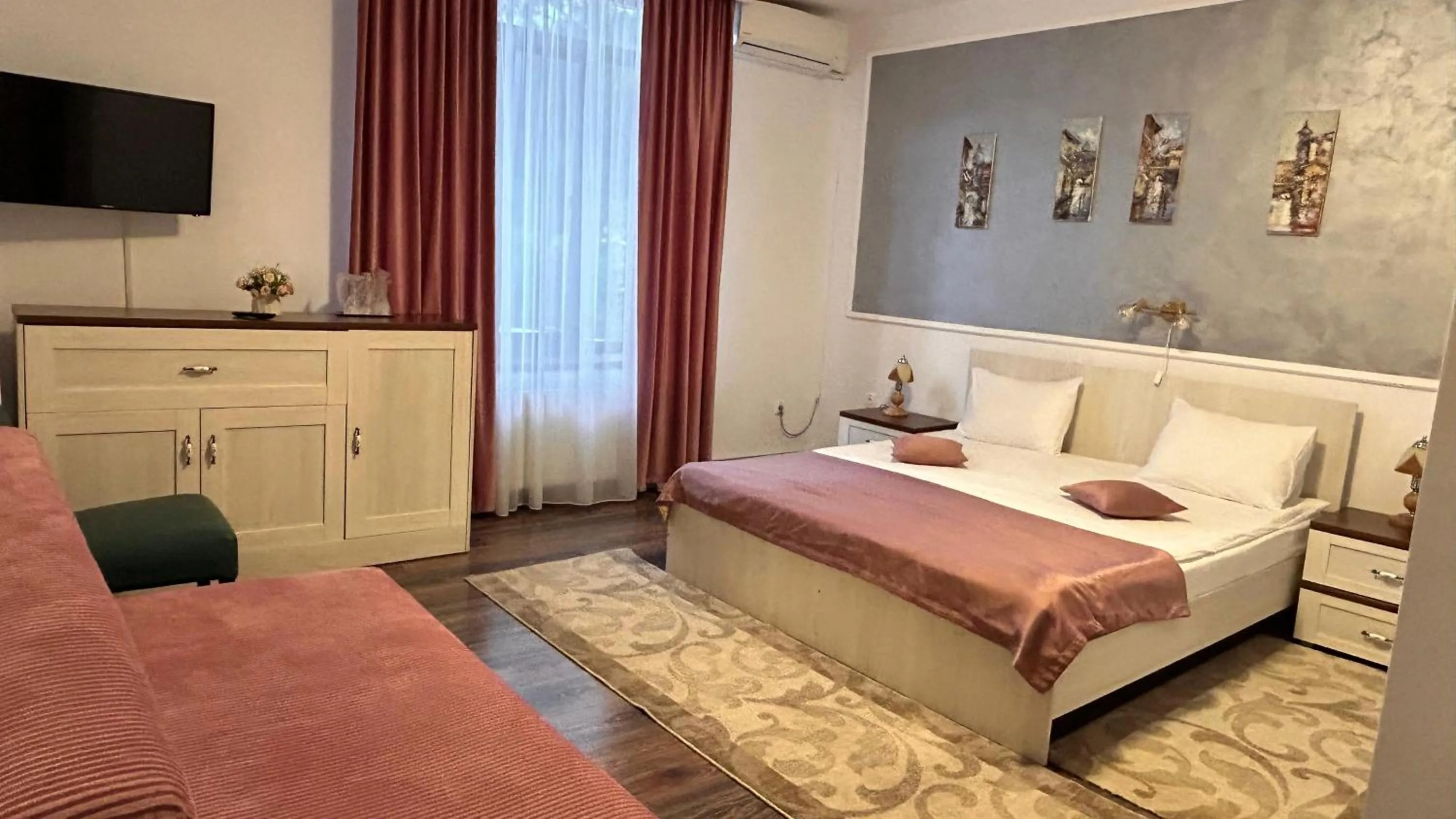 Photo of the whole room, Bed in Hotel Suprem