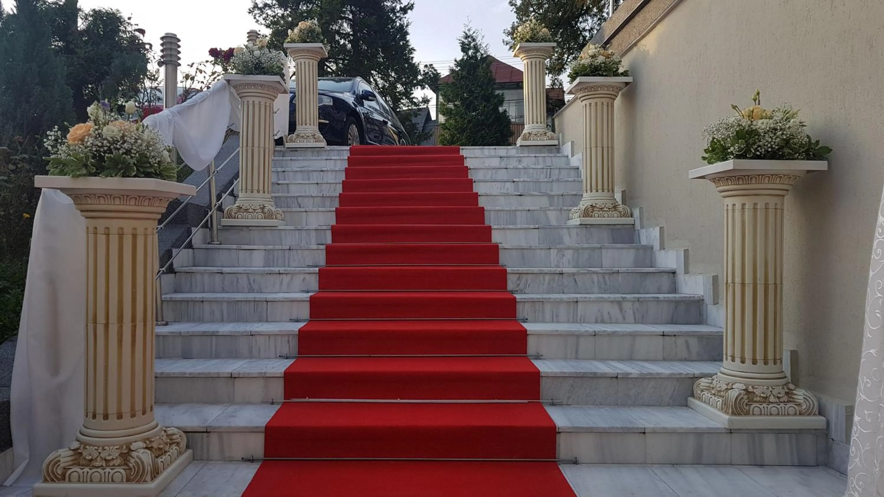 Facade/entrance in Hotel Suprem