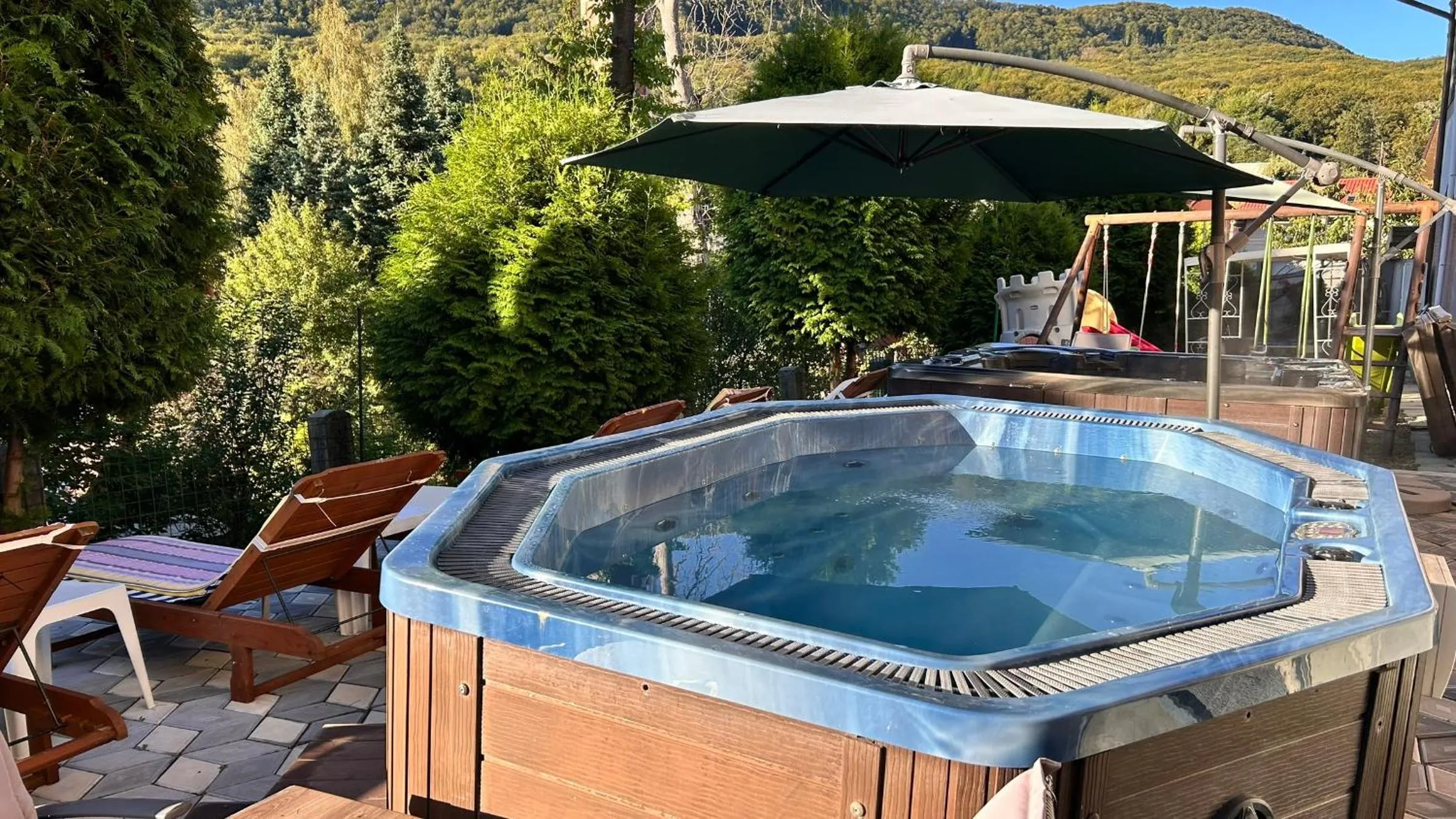 Hot Tub in Hotel Suprem