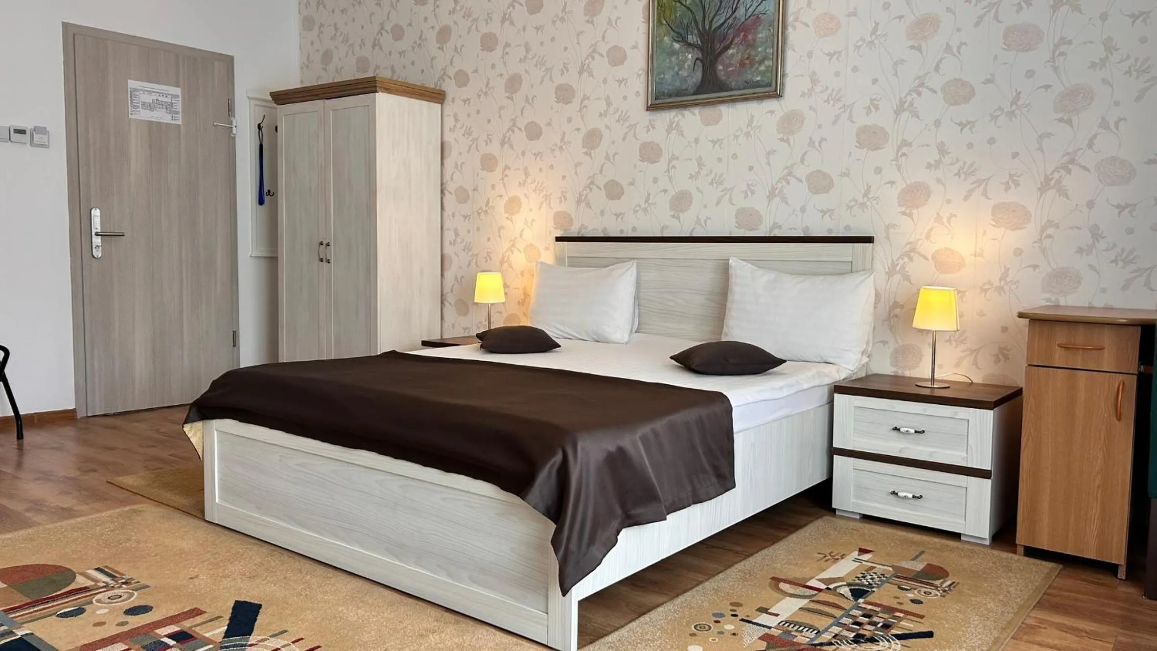 Photo of the whole room, Bed in Hotel Suprem