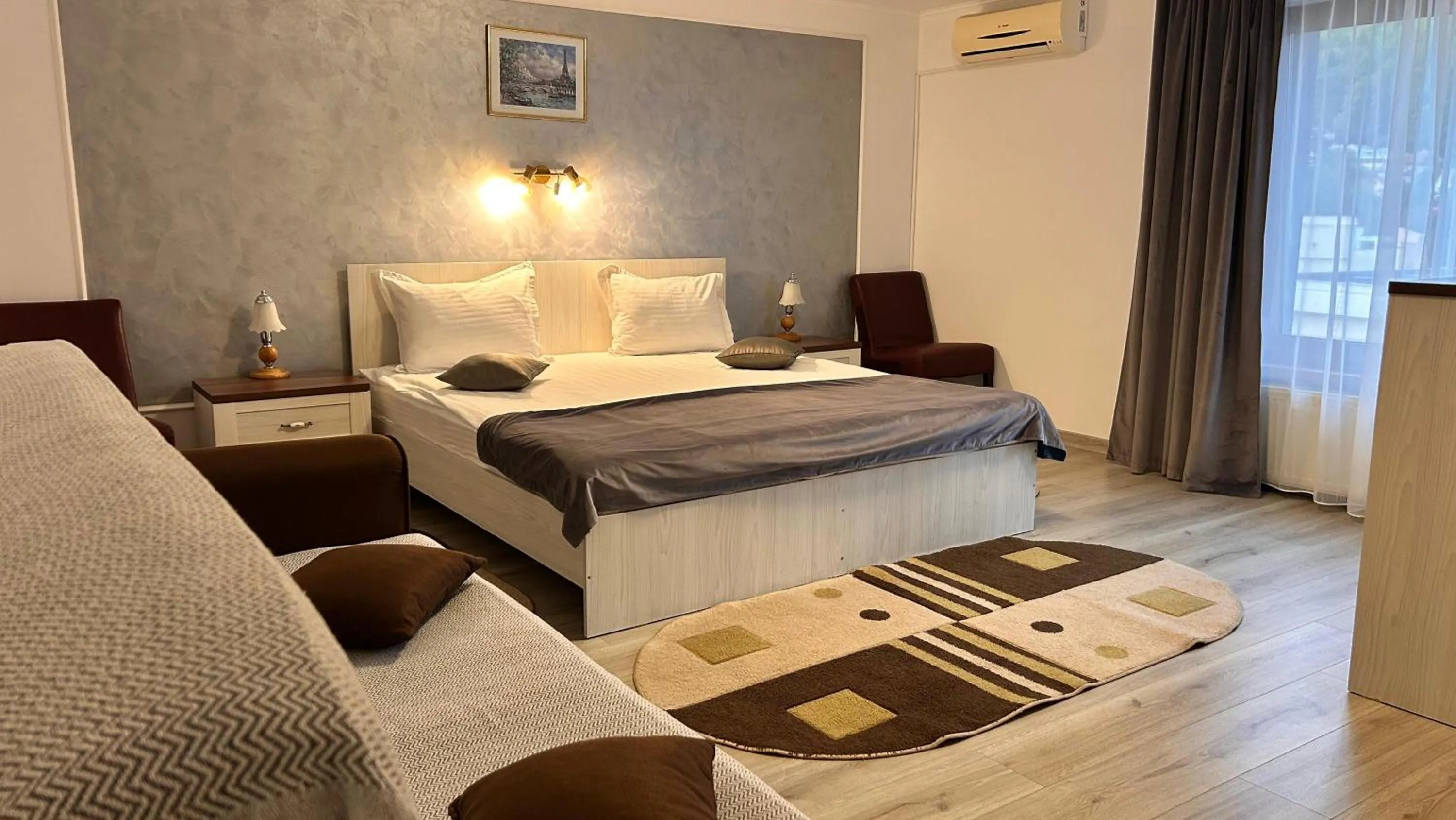 Photo of the whole room, Bed in Hotel Suprem