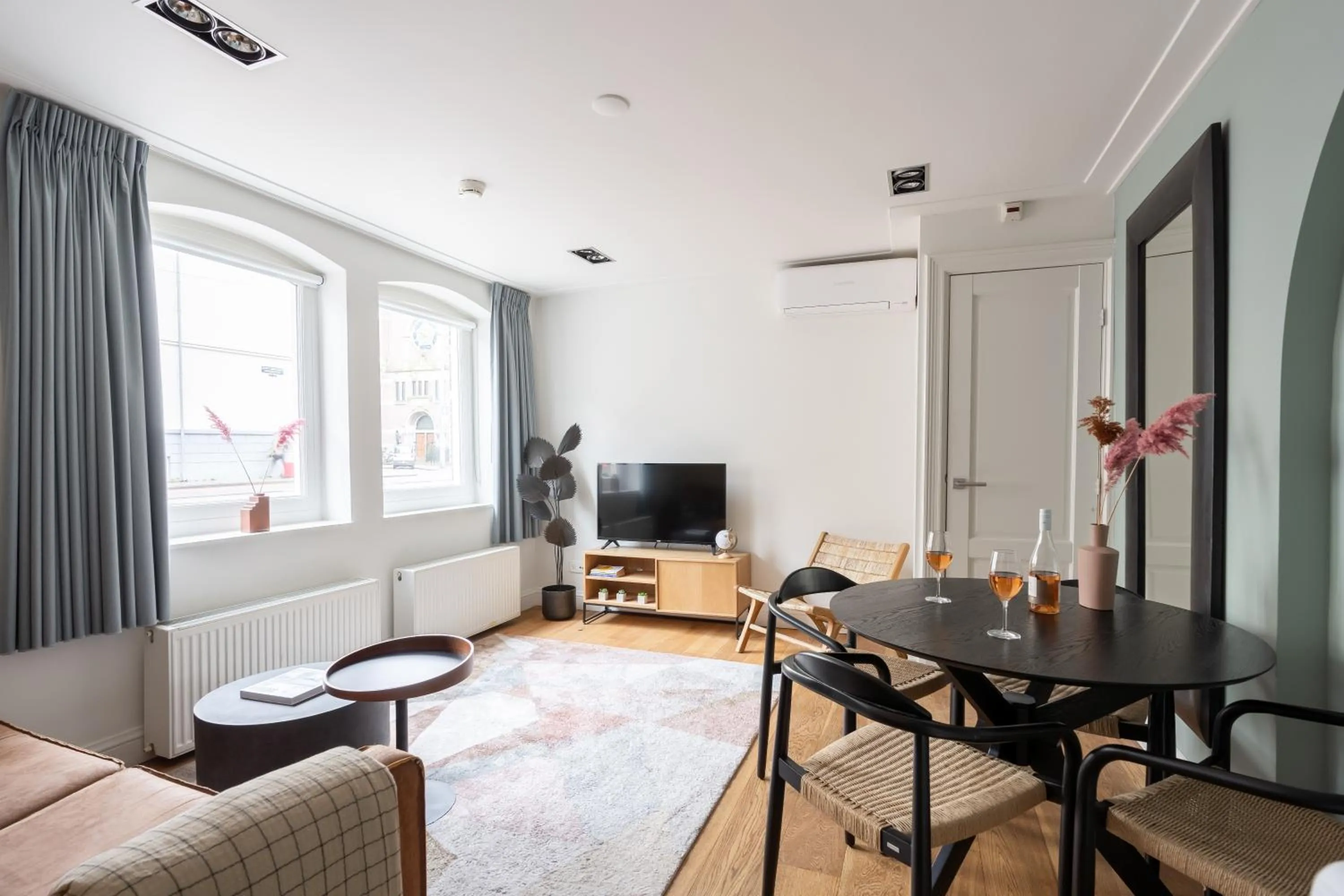 TV and multimedia in Numa Amsterdam Helmers