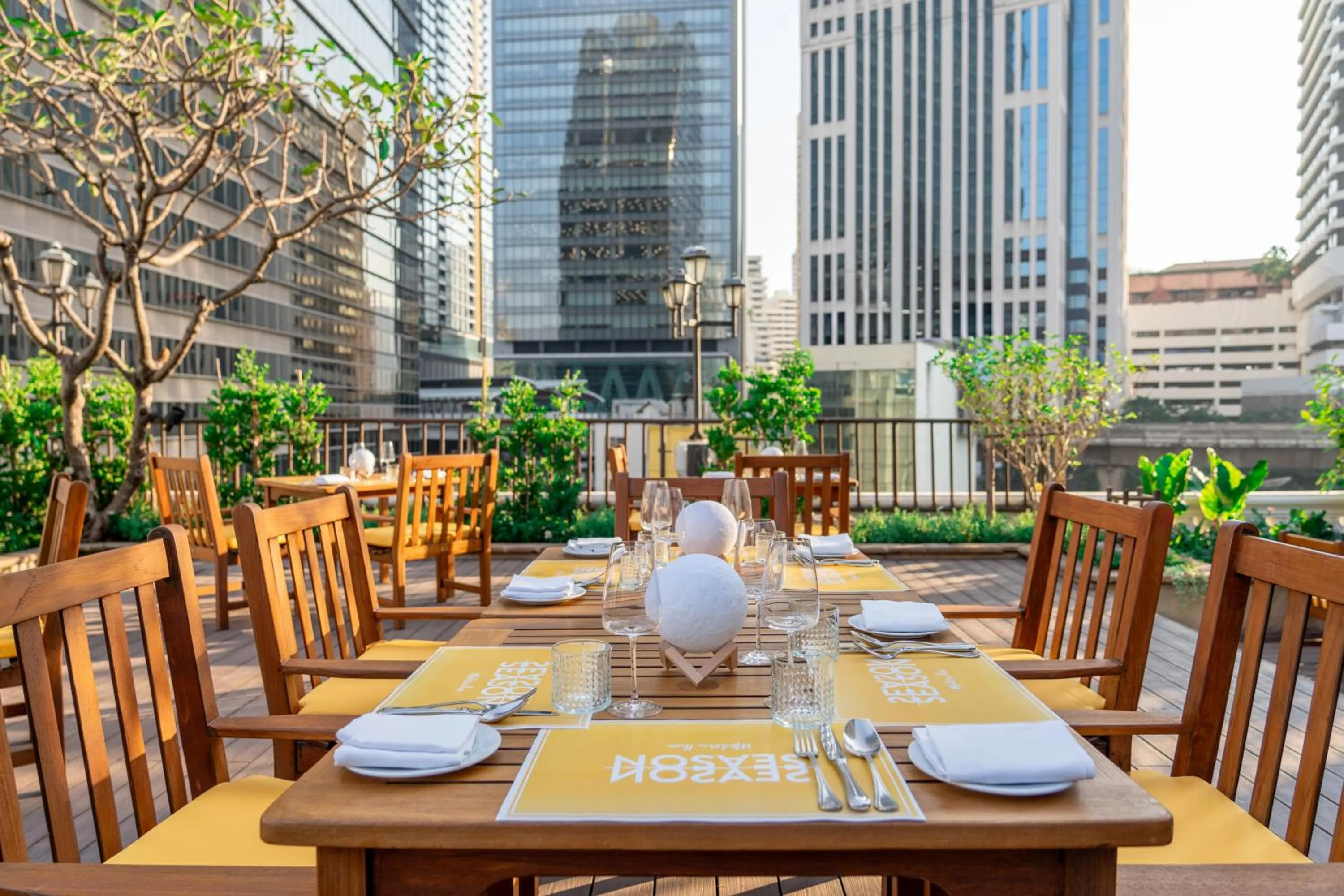 Restaurant/places to eat in NH Bangkok Sukhumvit Boulevard