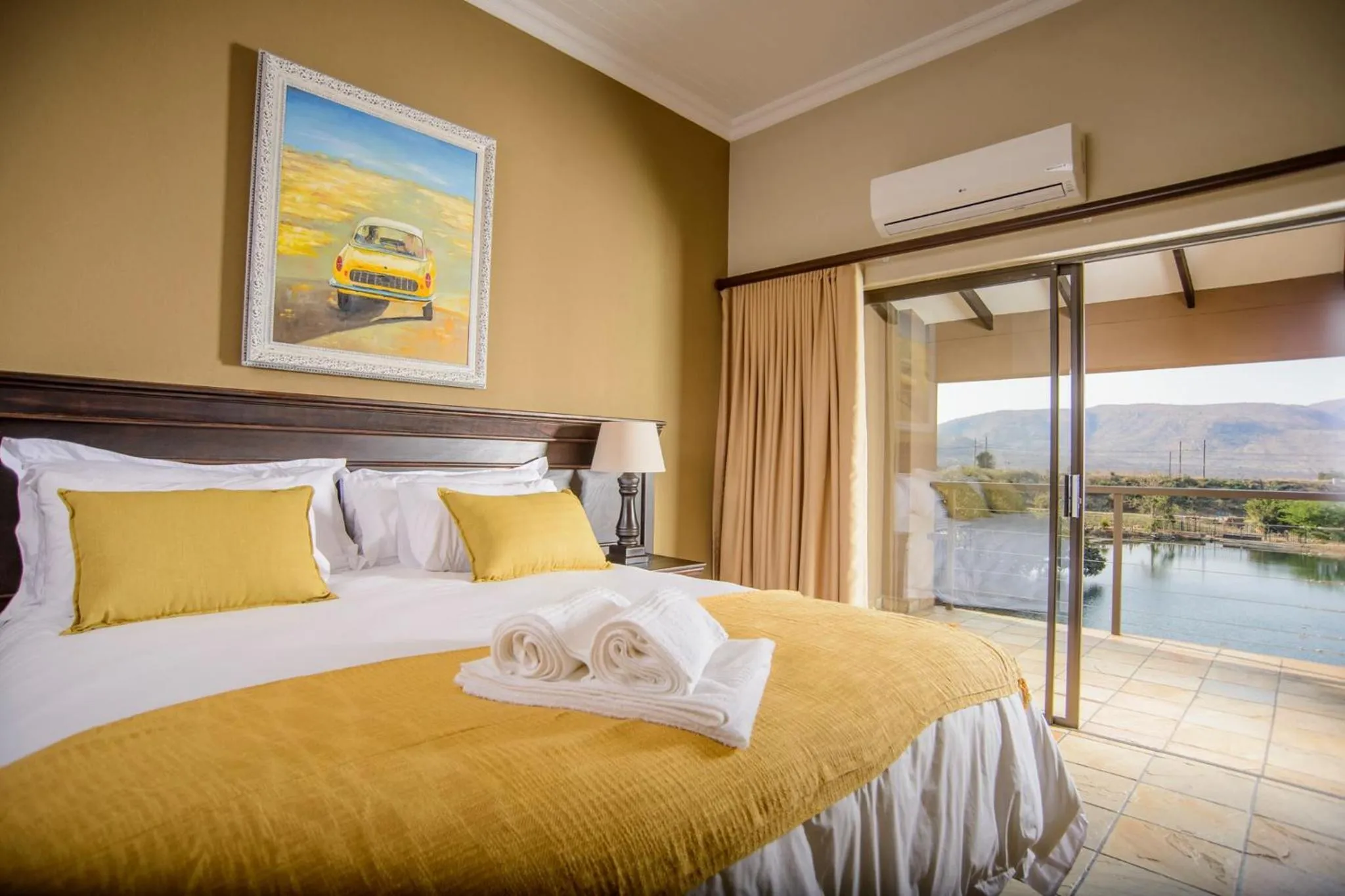 Balcony/Terrace, Bed in Nkomazi Kruger Lodge & Spa