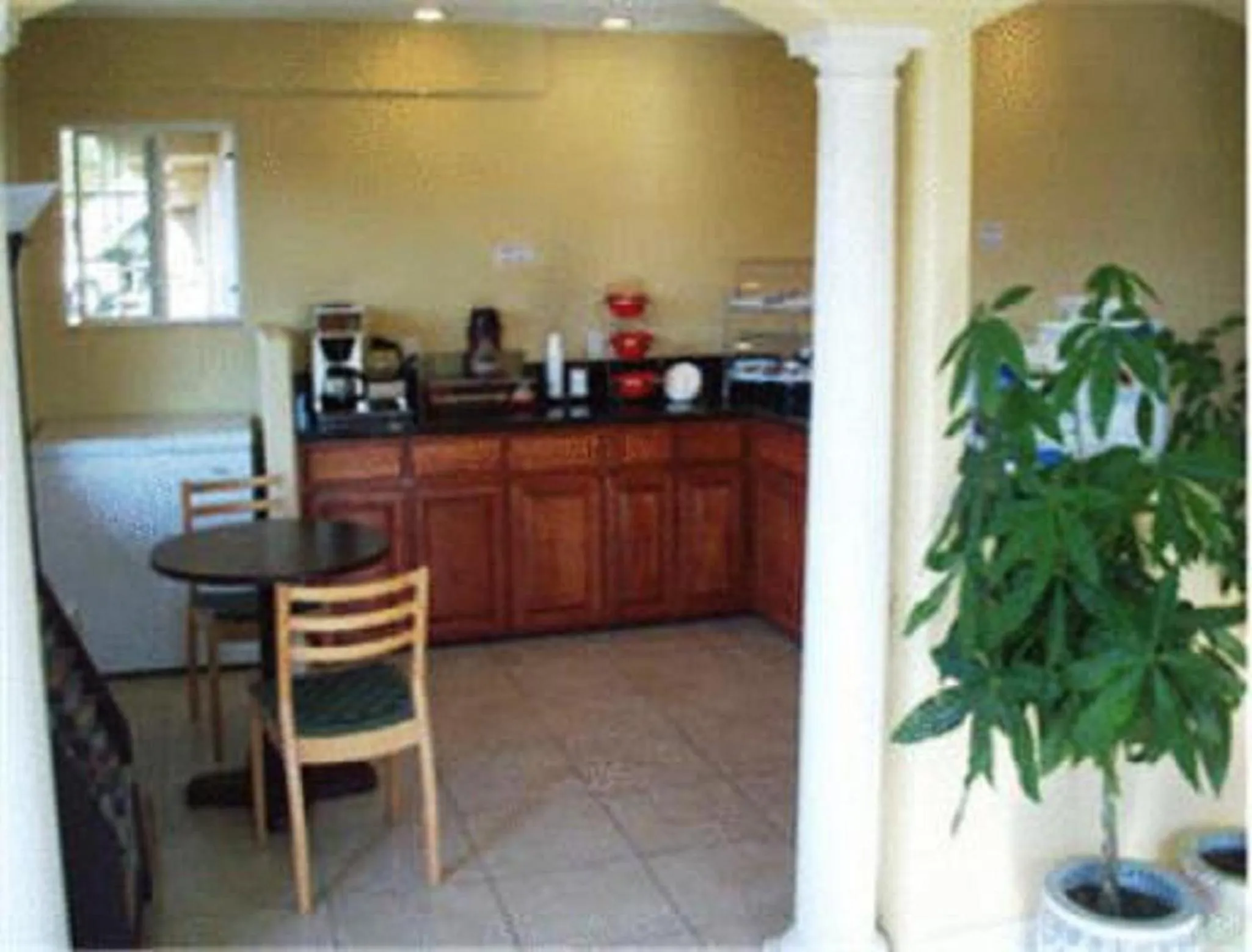 Restaurant/places to eat in Days Inn by Wyndham Turlock