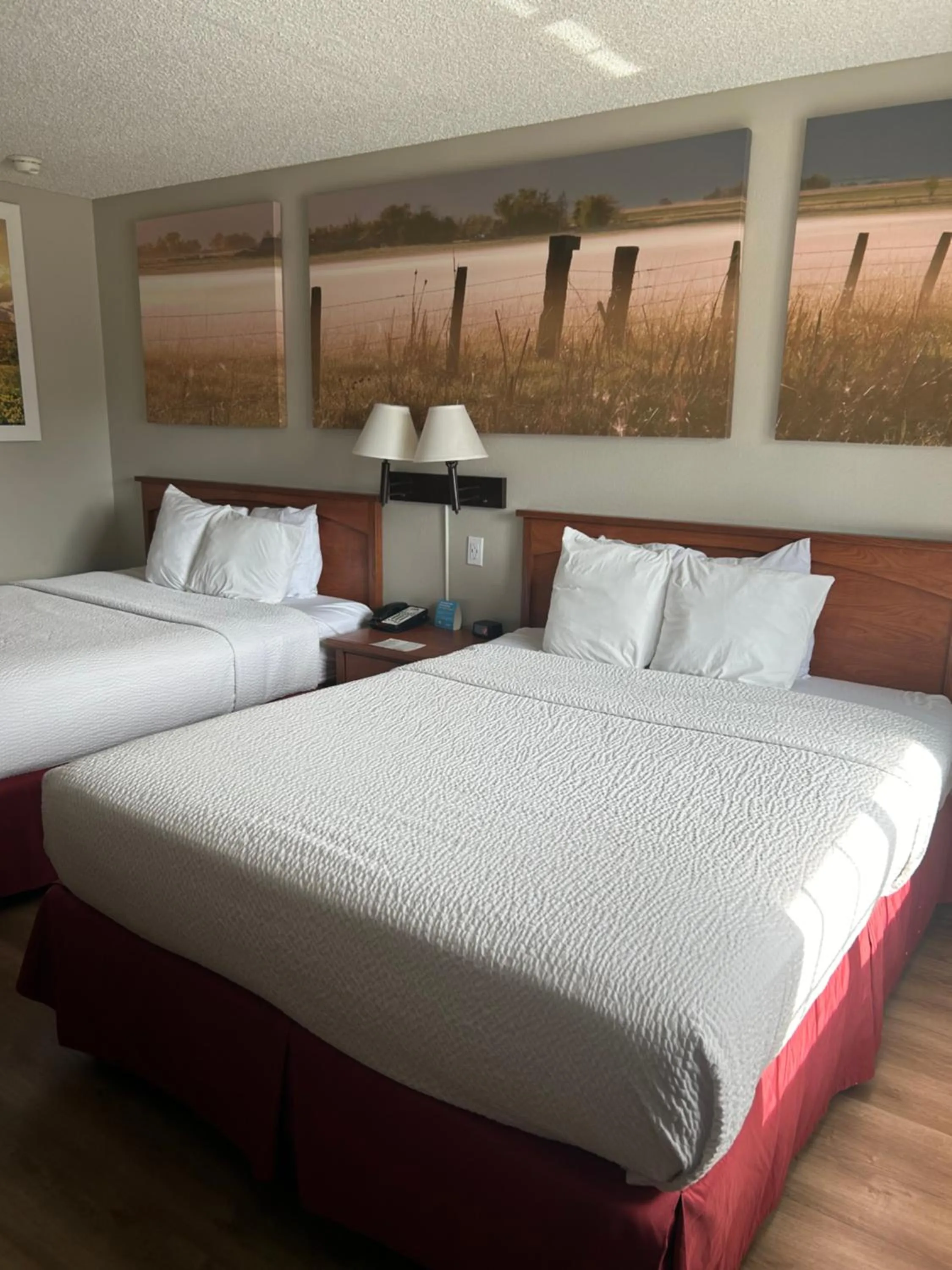 Bedroom, Bed in Days Inn by Wyndham Turlock