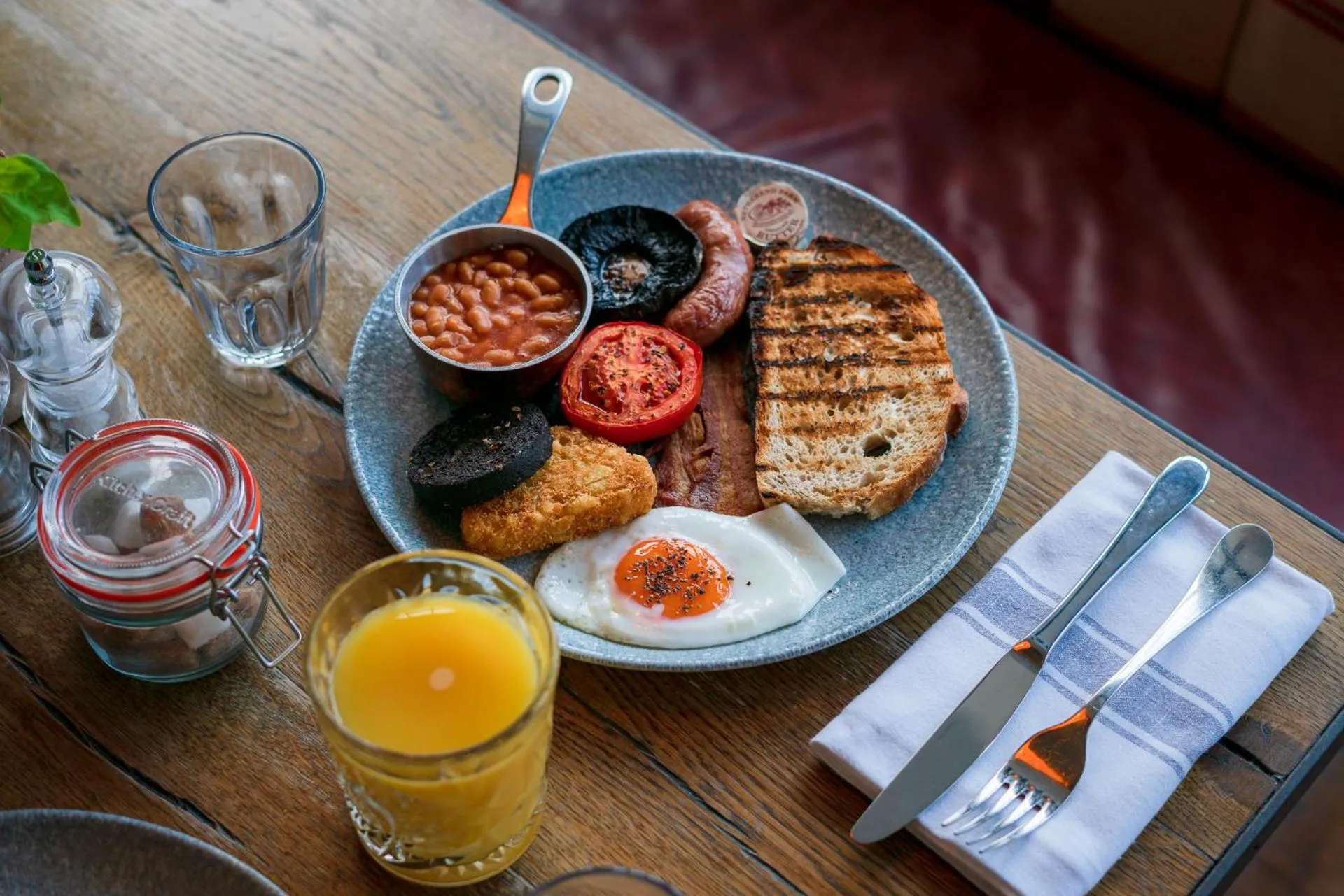 Food and drinks in Castle Inn