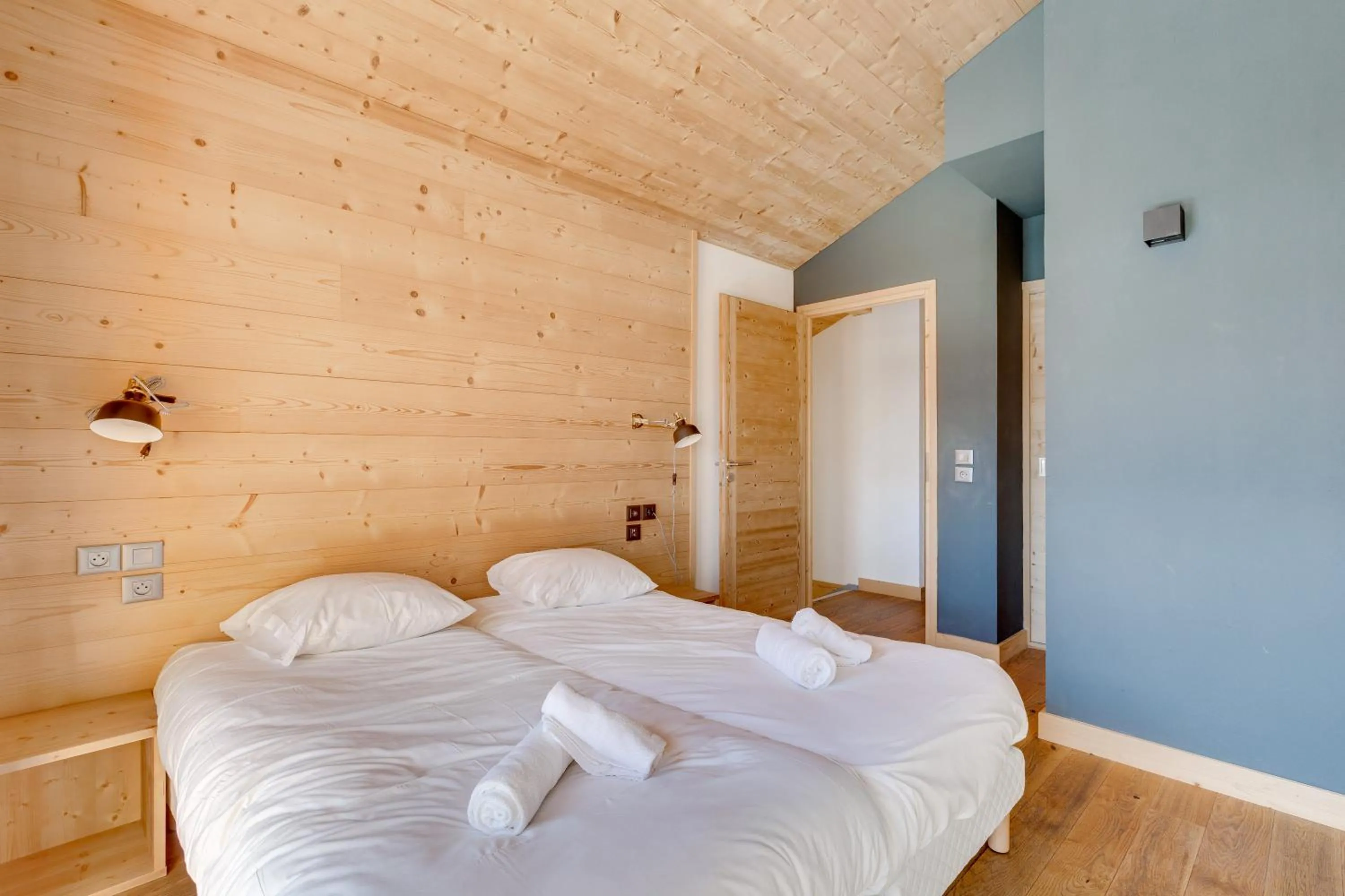 Bedroom, Bed in TERRESENS - Les Fermes du Mont-Blanc