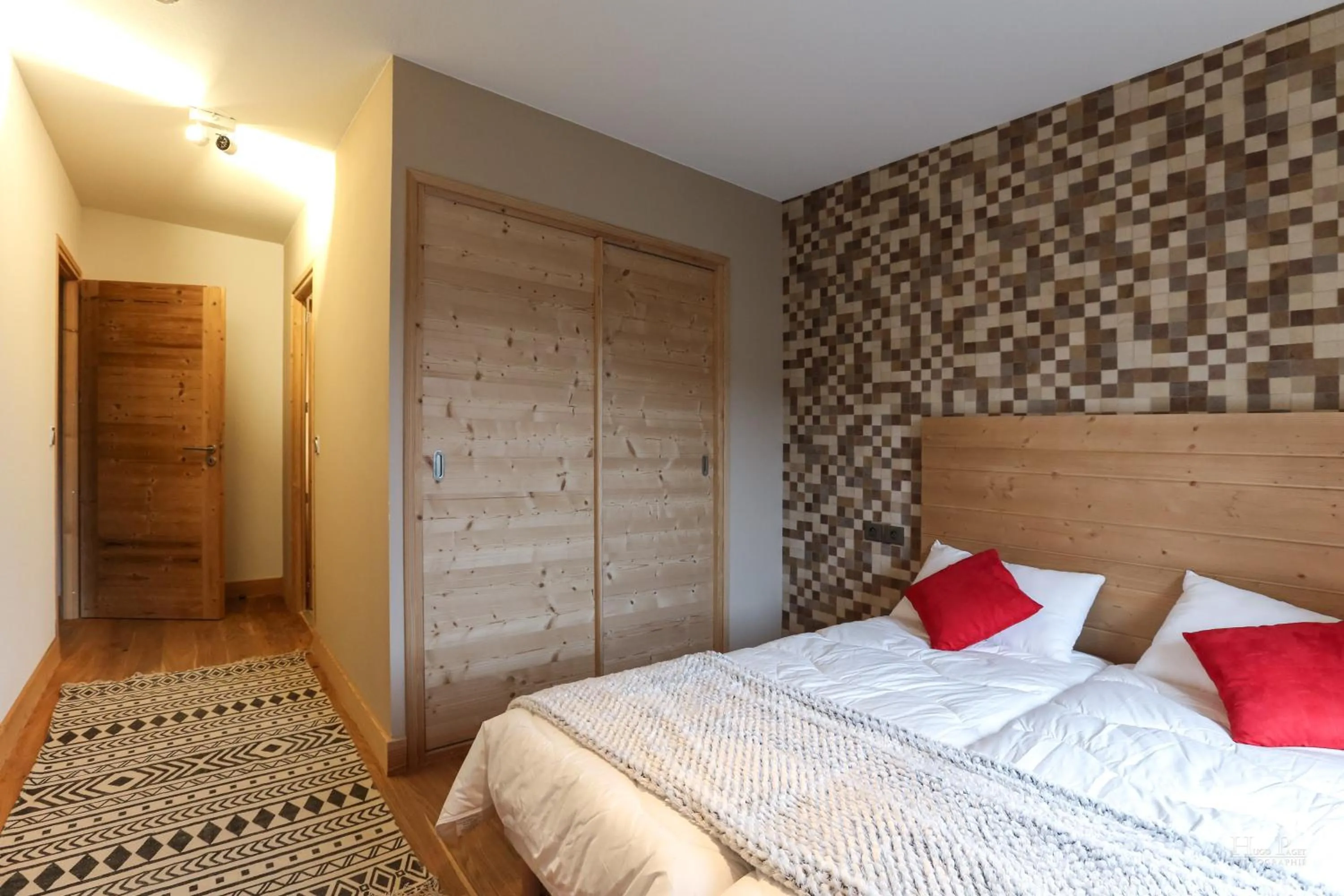 Bedroom, Bed in TERRESENS - Les Fermes du Mont-Blanc
