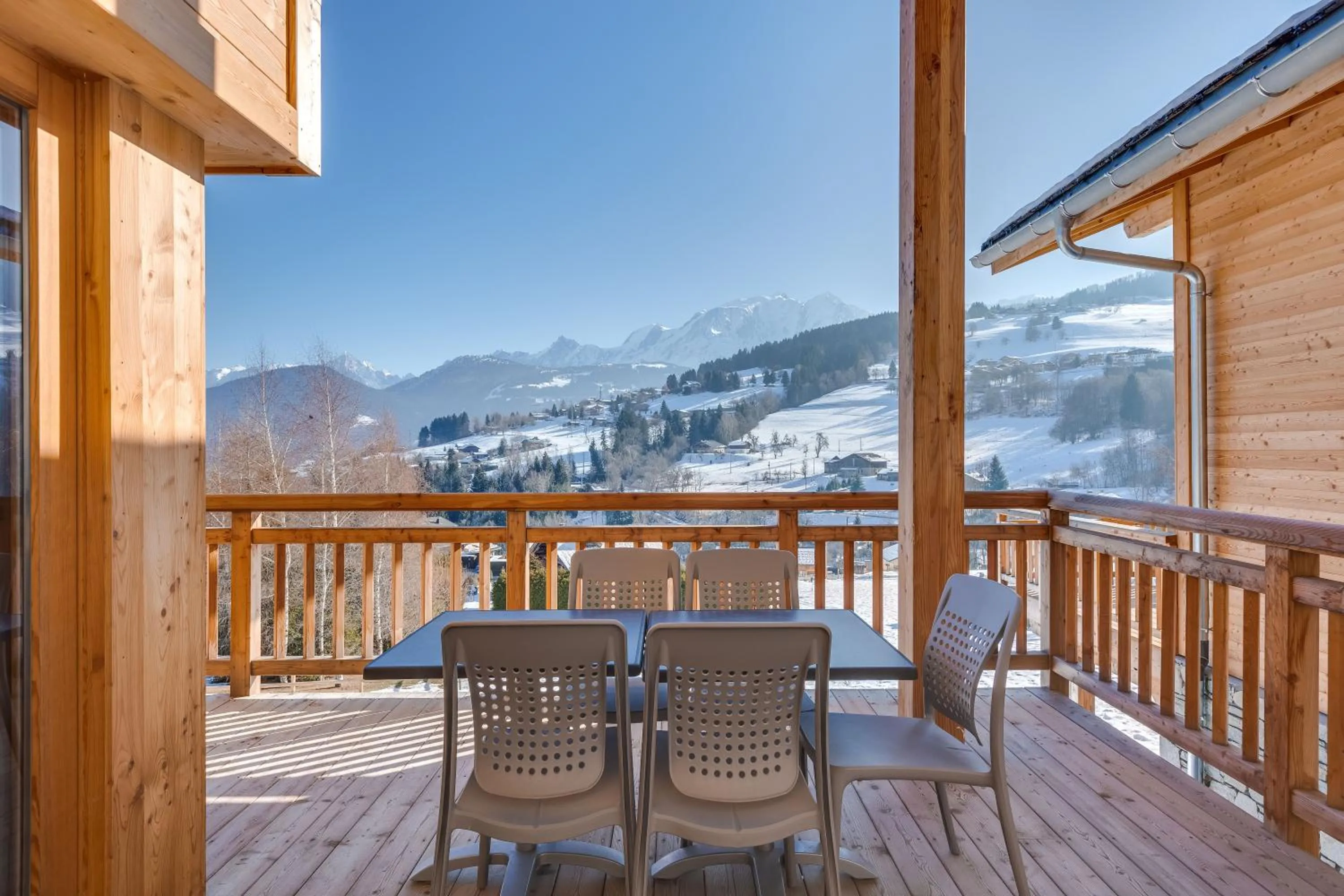 Patio in TERRESENS - Les Fermes du Mont-Blanc