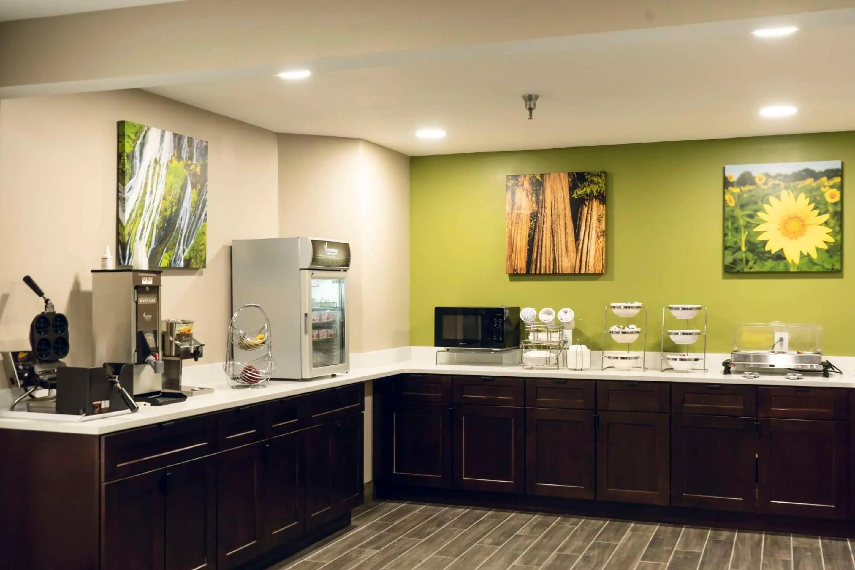 Breakfast in Sleep Inn & Suites Omaha Airport