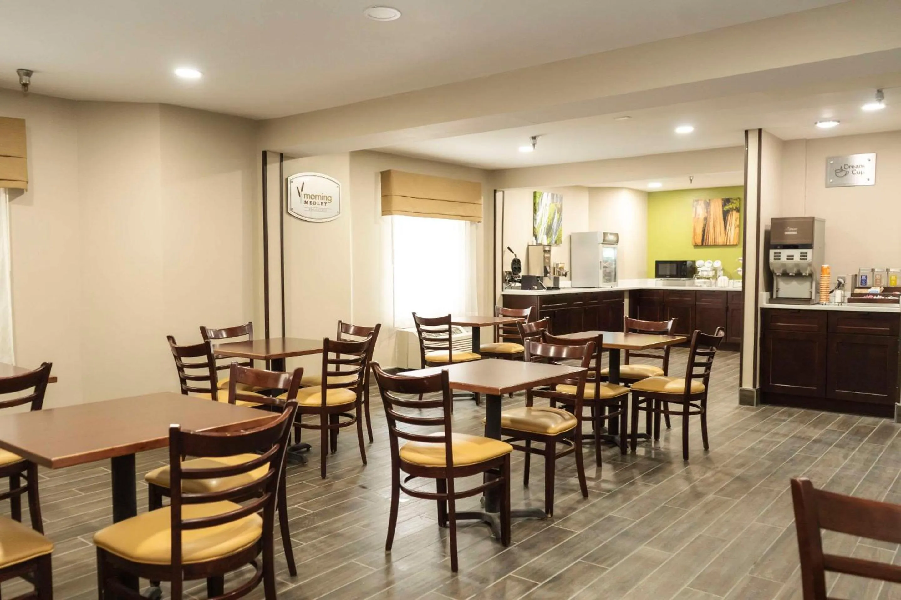 Breakfast in Sleep Inn & Suites Omaha Airport