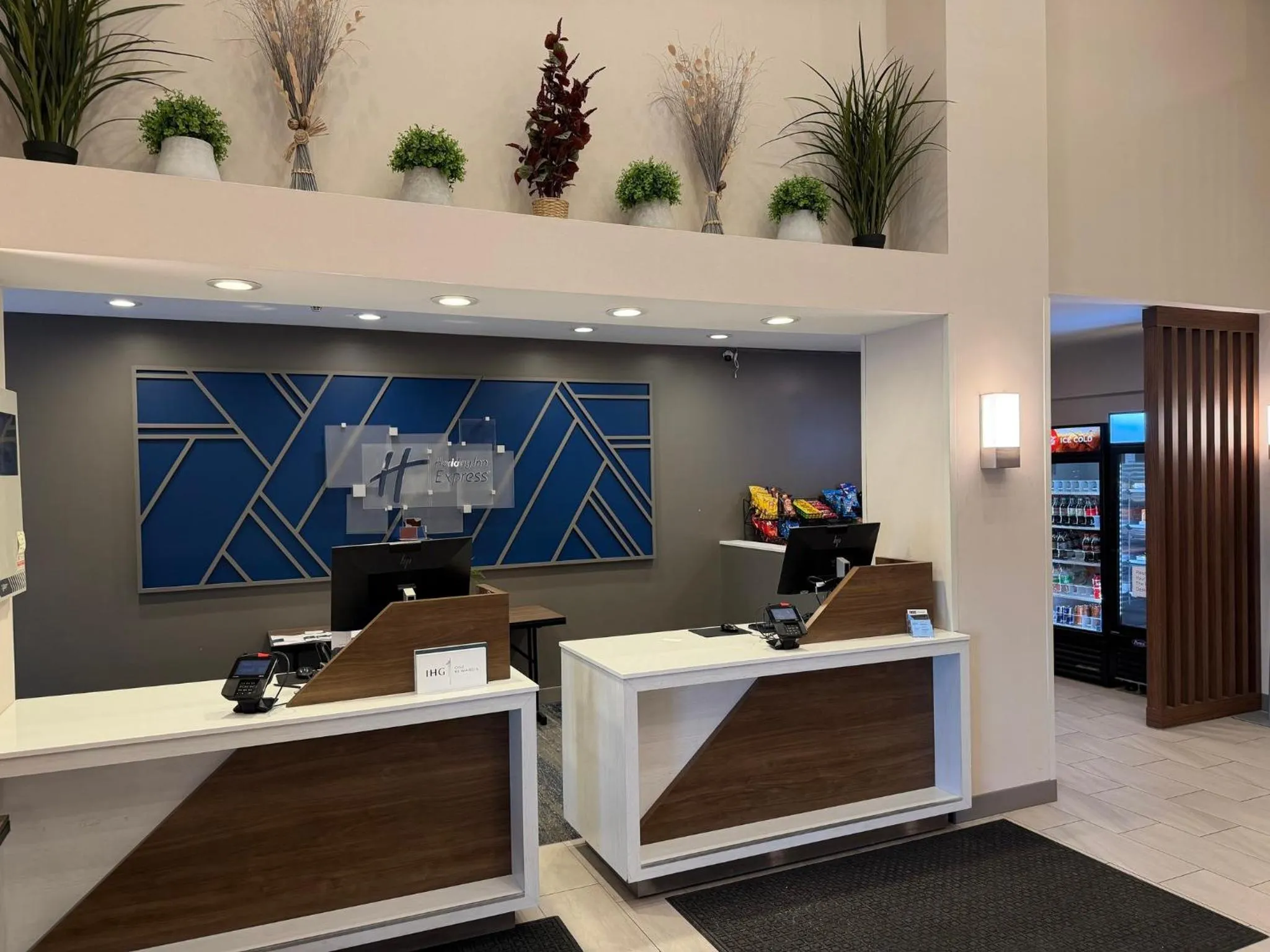 Property building in Holiday Inn Express Syracuse-Fairgrounds by IHG