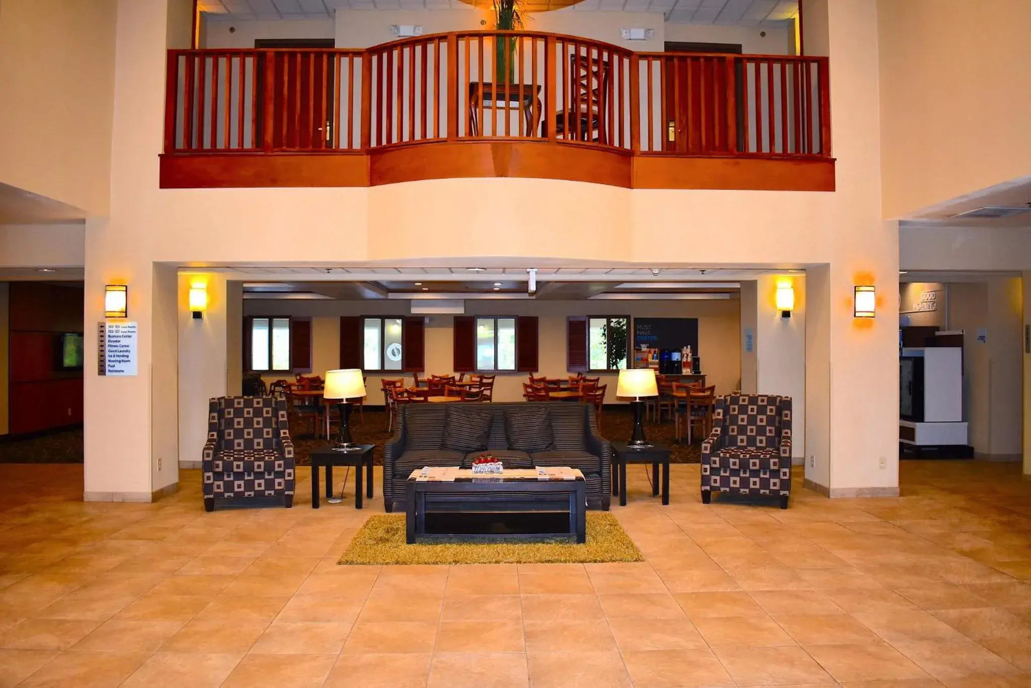 Property building in Holiday Inn Express Syracuse-Fairgrounds by IHG Property building in Holiday Inn Express Syracuse-Fairgrounds by IHG