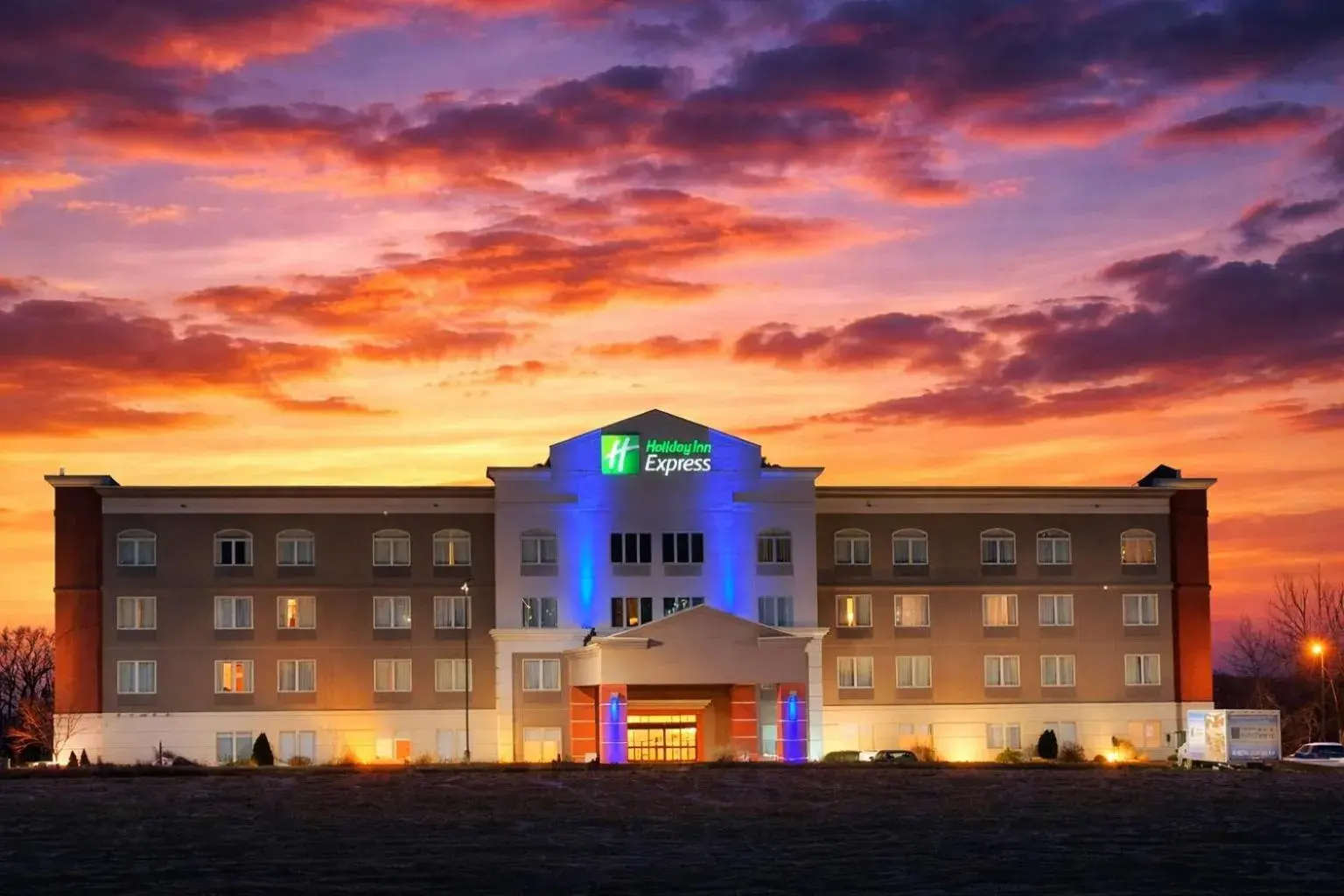 Property building in Holiday Inn Express Syracuse-Fairgrounds by IHG Property building in Holiday Inn Express Syracuse-Fairgrounds by IHG