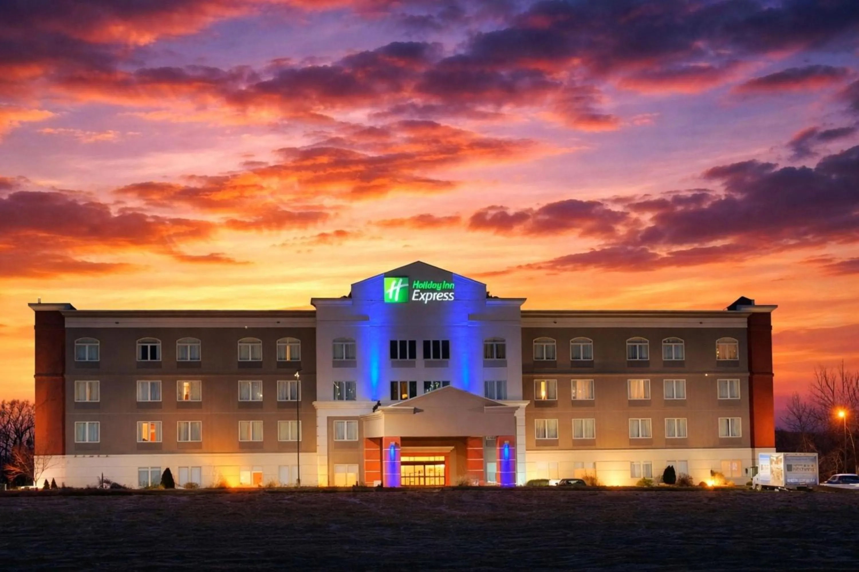 Property building in Holiday Inn Express Syracuse-Fairgrounds by IHG