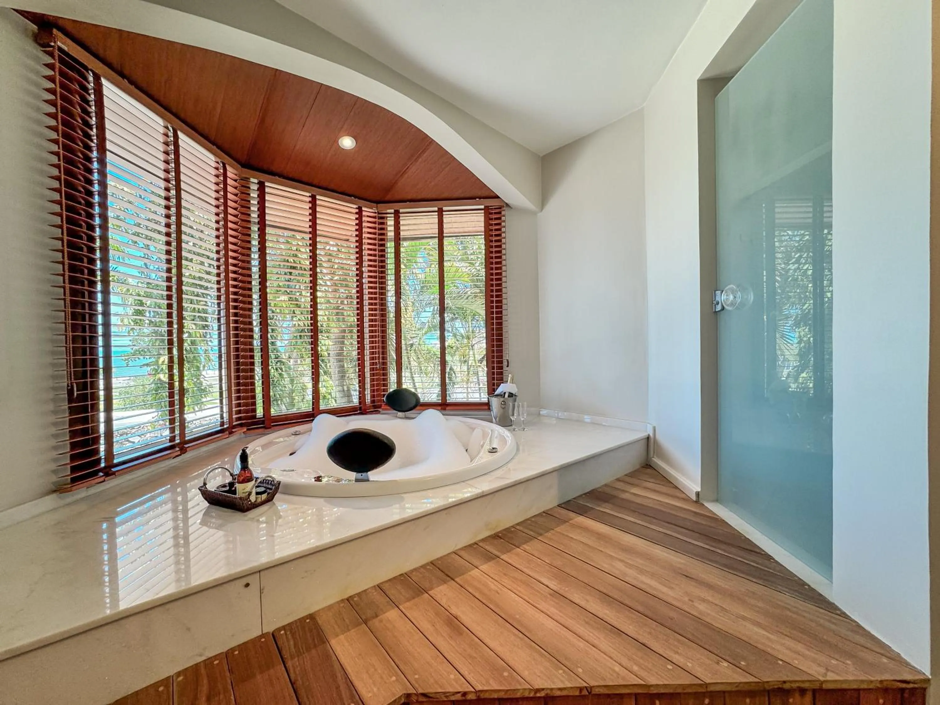 Restaurant/places to eat in Best Western Shalimar Praia Hotel