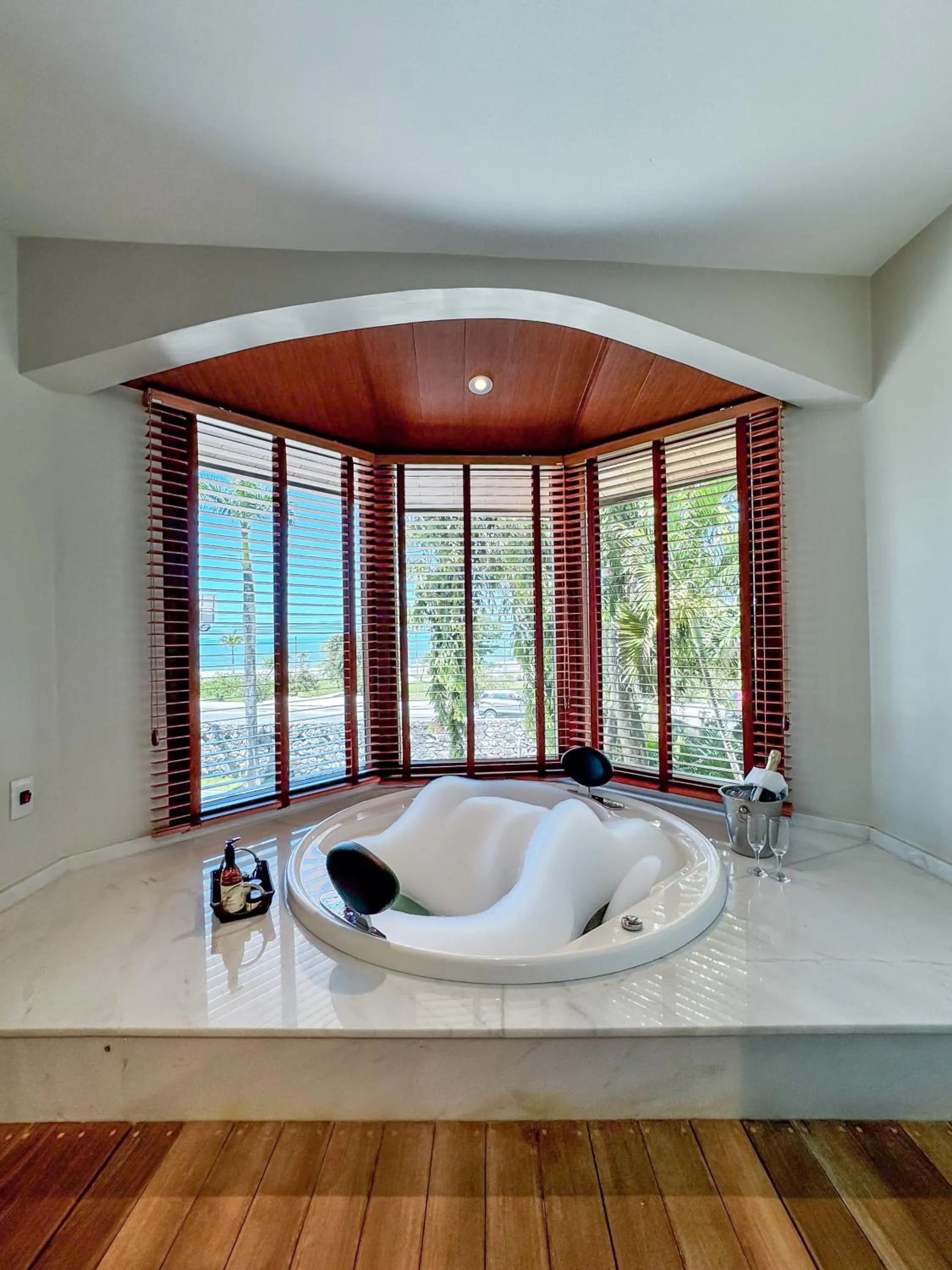 Restaurant/places to eat in Best Western Shalimar Praia Hotel