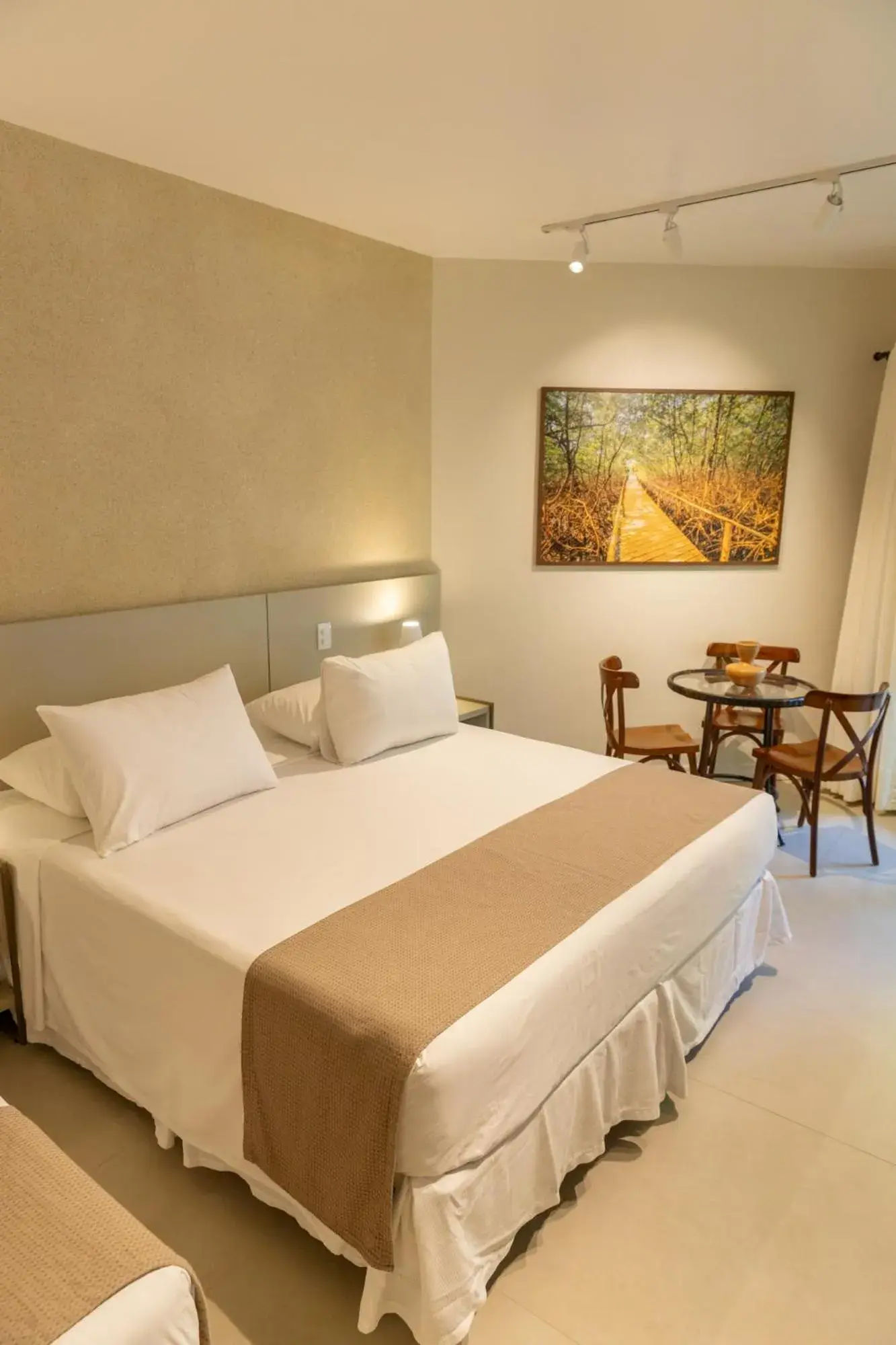 Restaurant/places to eat, Bed in Best Western Shalimar Praia Hotel Restaurant/places to eat, Bed in Best Western Shalimar Praia Hotel