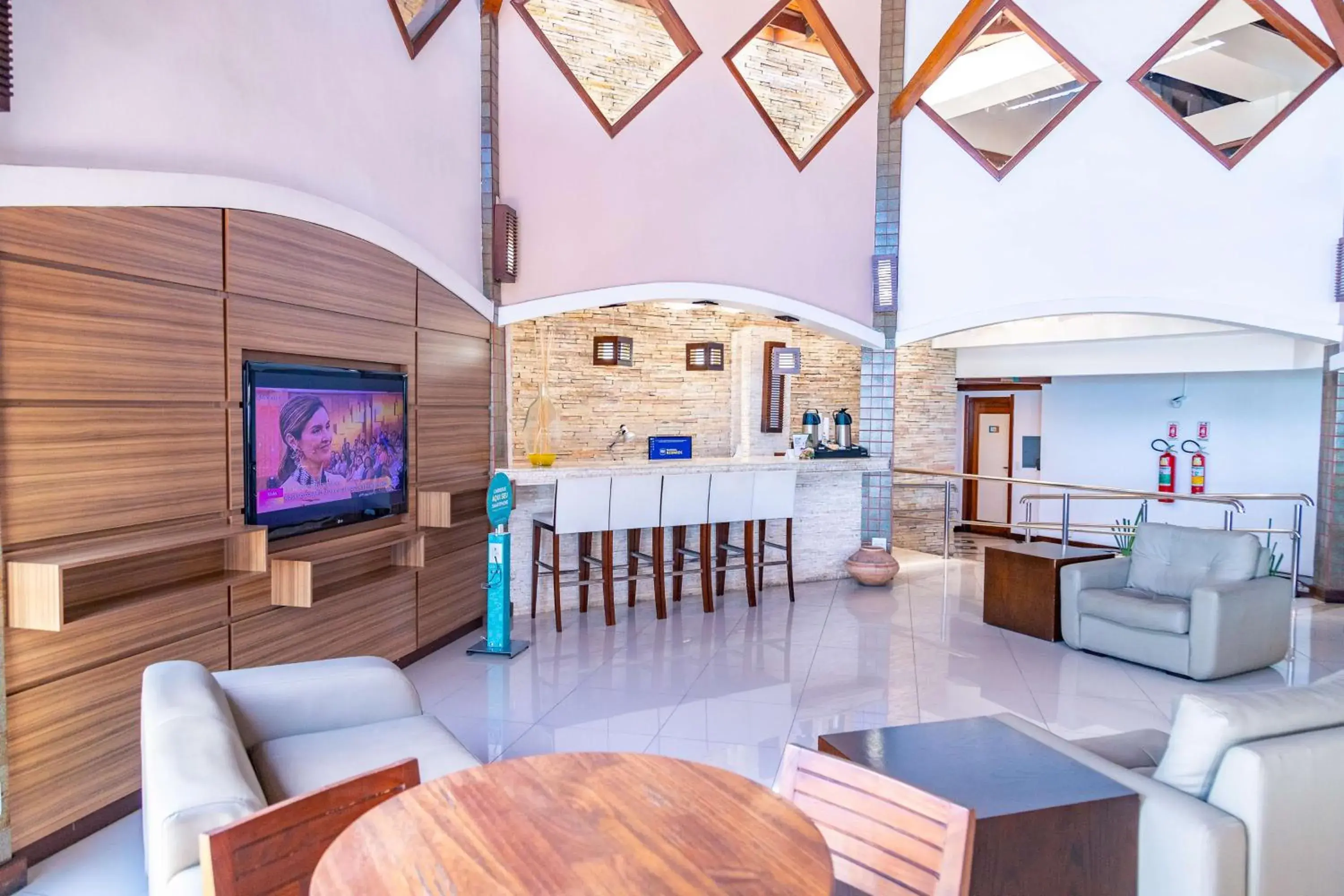 Lounge or bar in Best Western Shalimar Praia Hotel Lounge or bar in Best Western Shalimar Praia Hotel