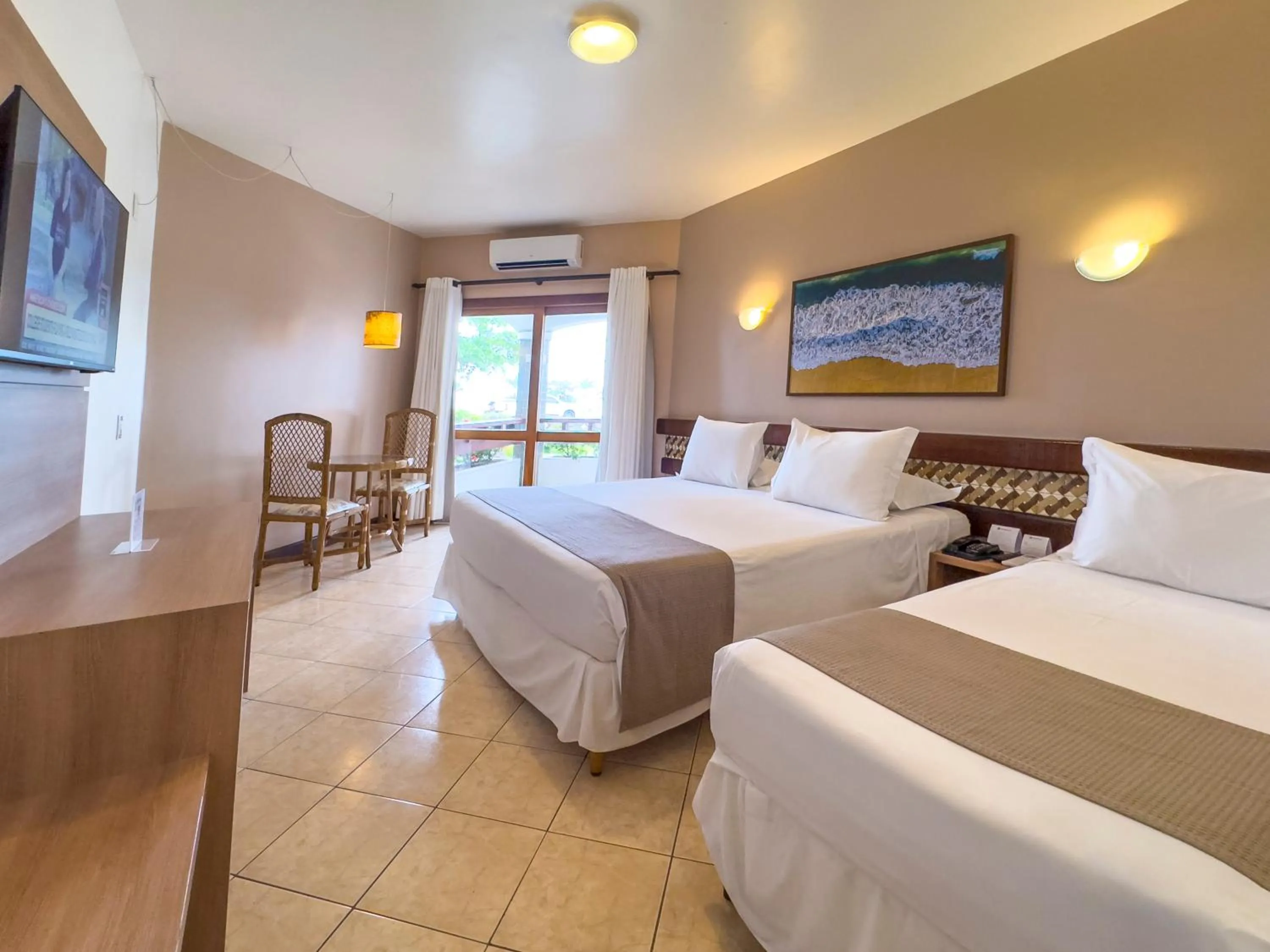 Bed in Best Western Shalimar Praia Hotel