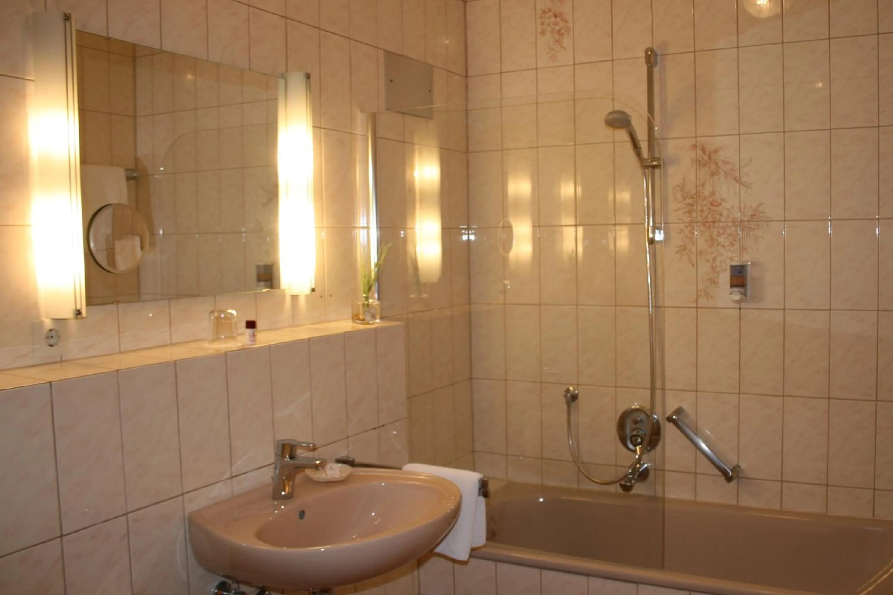 Shower, Bathroom in Hotel Allgäuer Hof