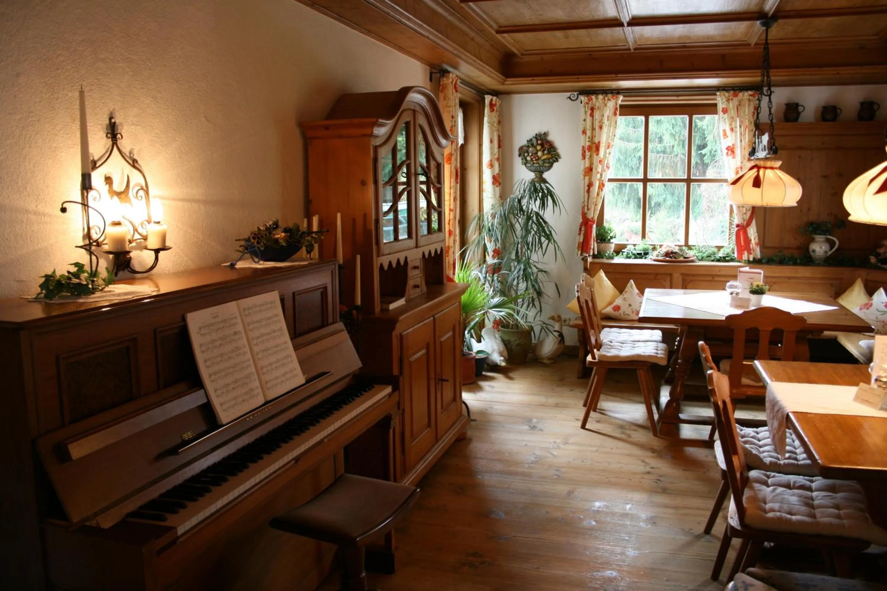 Game Room, Restaurant/Places to Eat in Hotel Allgäuer Hof