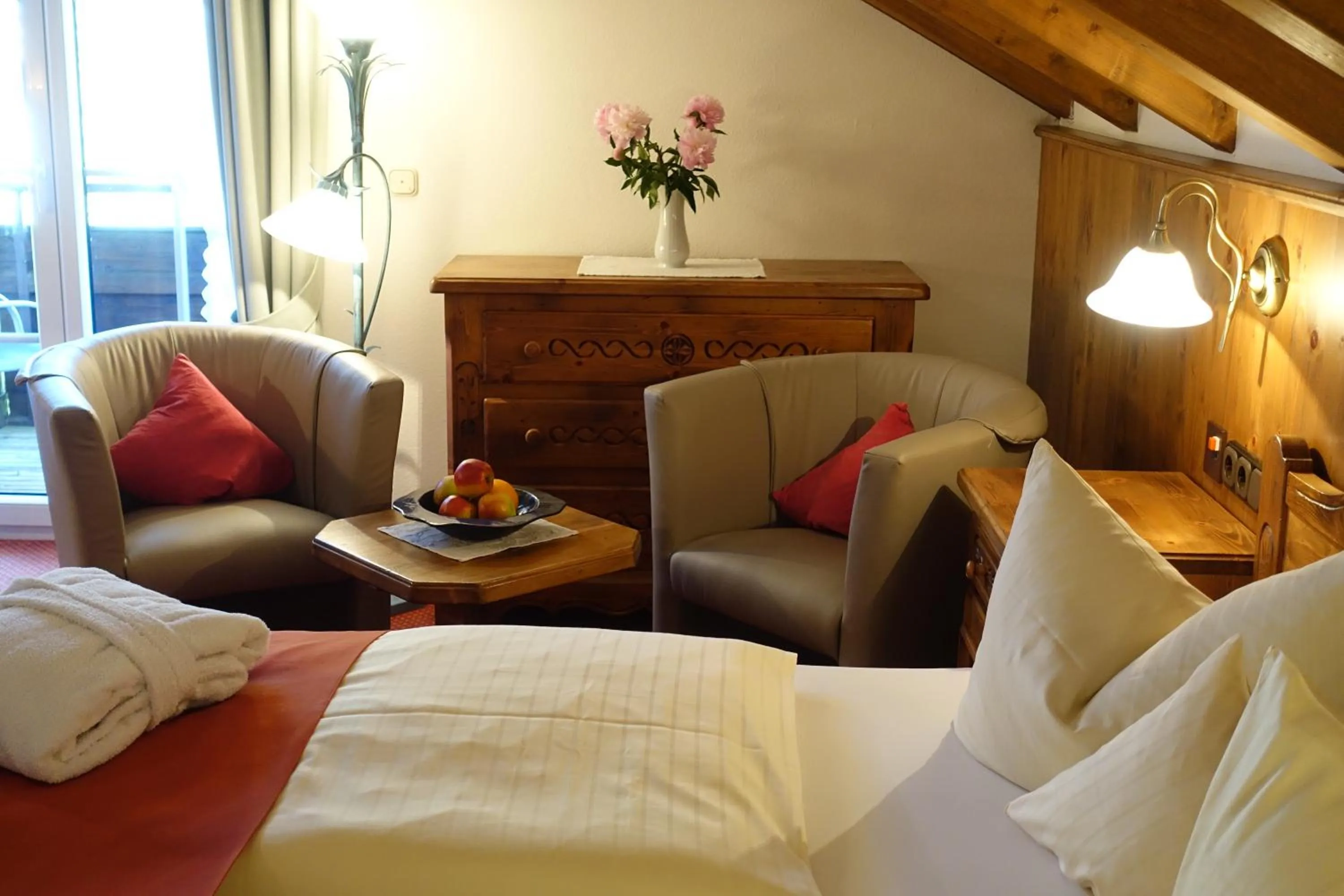 Photo of the whole room, Seating Area in Hotel Allgäuer Hof