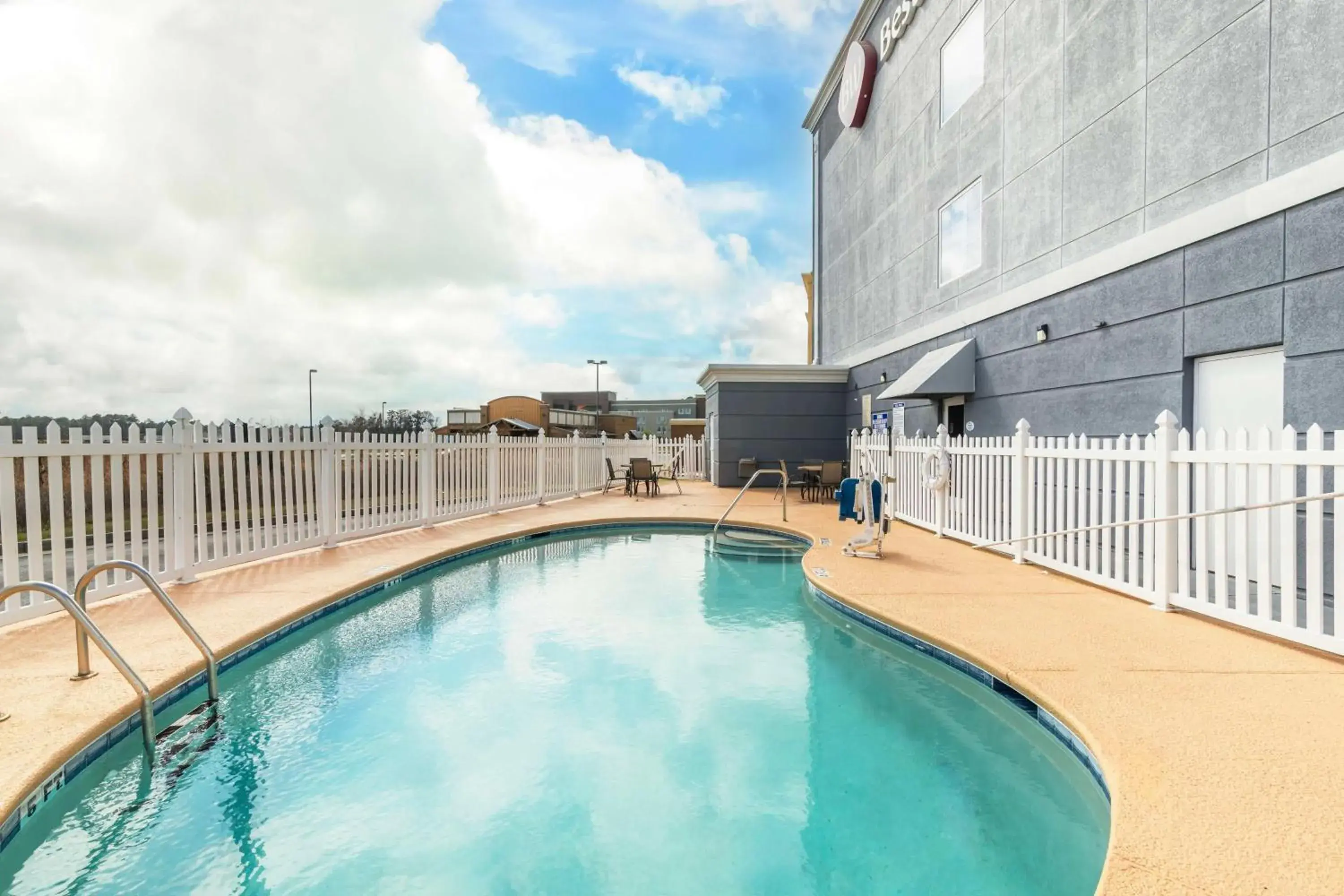 Pool view in Best Western Plus Brunswick Inn & Suites Pool view in Best Western Plus Brunswick Inn & Suites