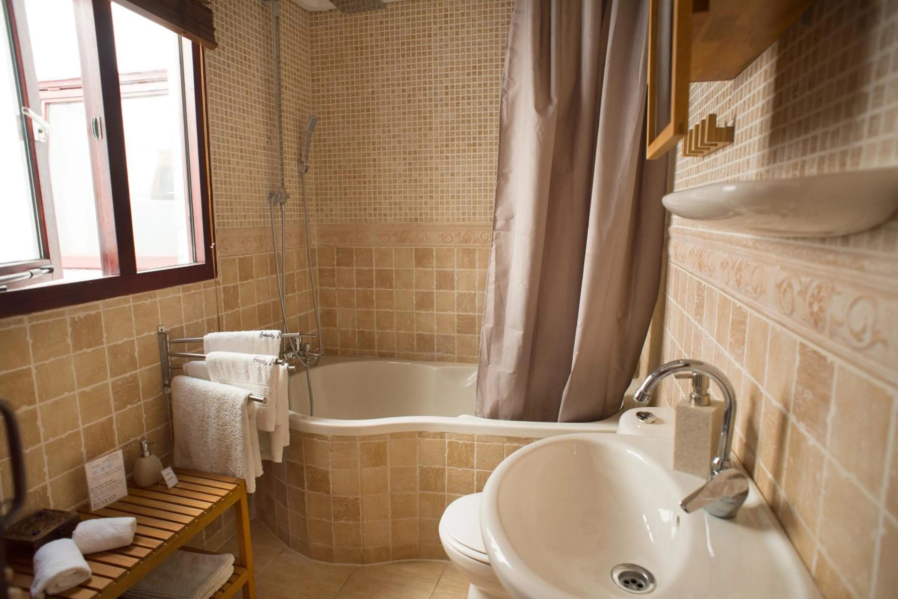 Bathroom in Dios Esta Bien