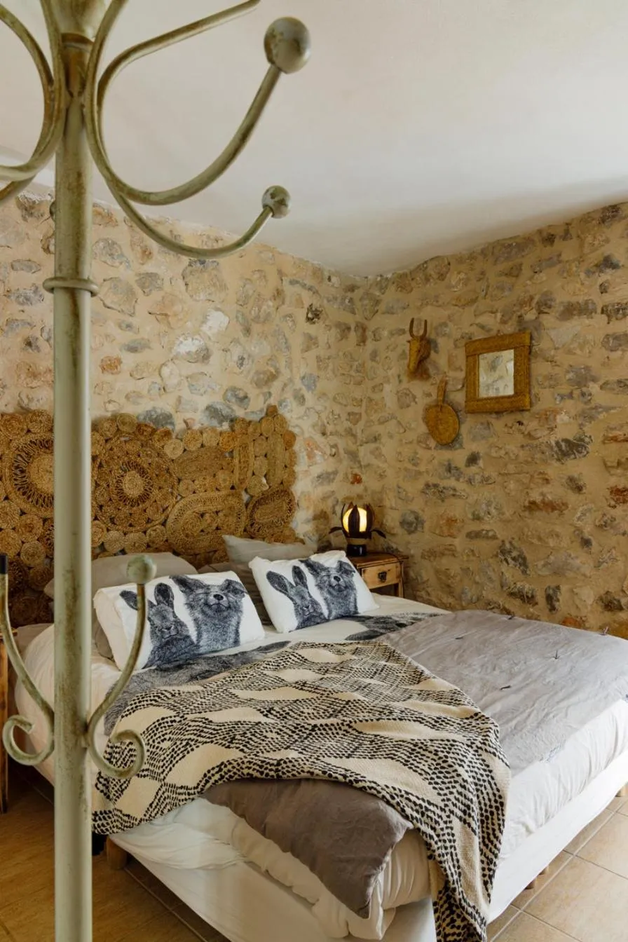 Bed in Dios Esta Bien