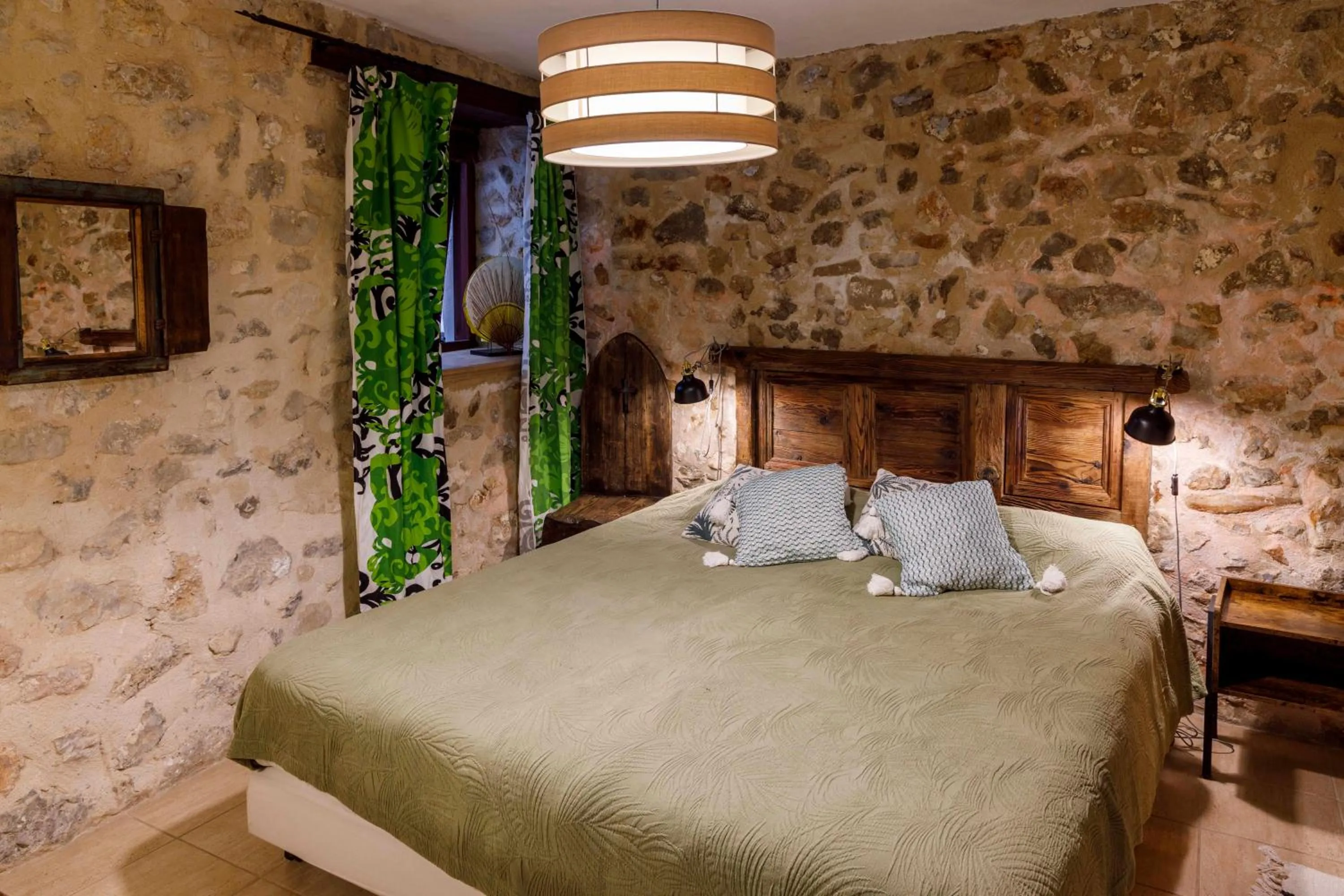 Bed in Dios Esta Bien