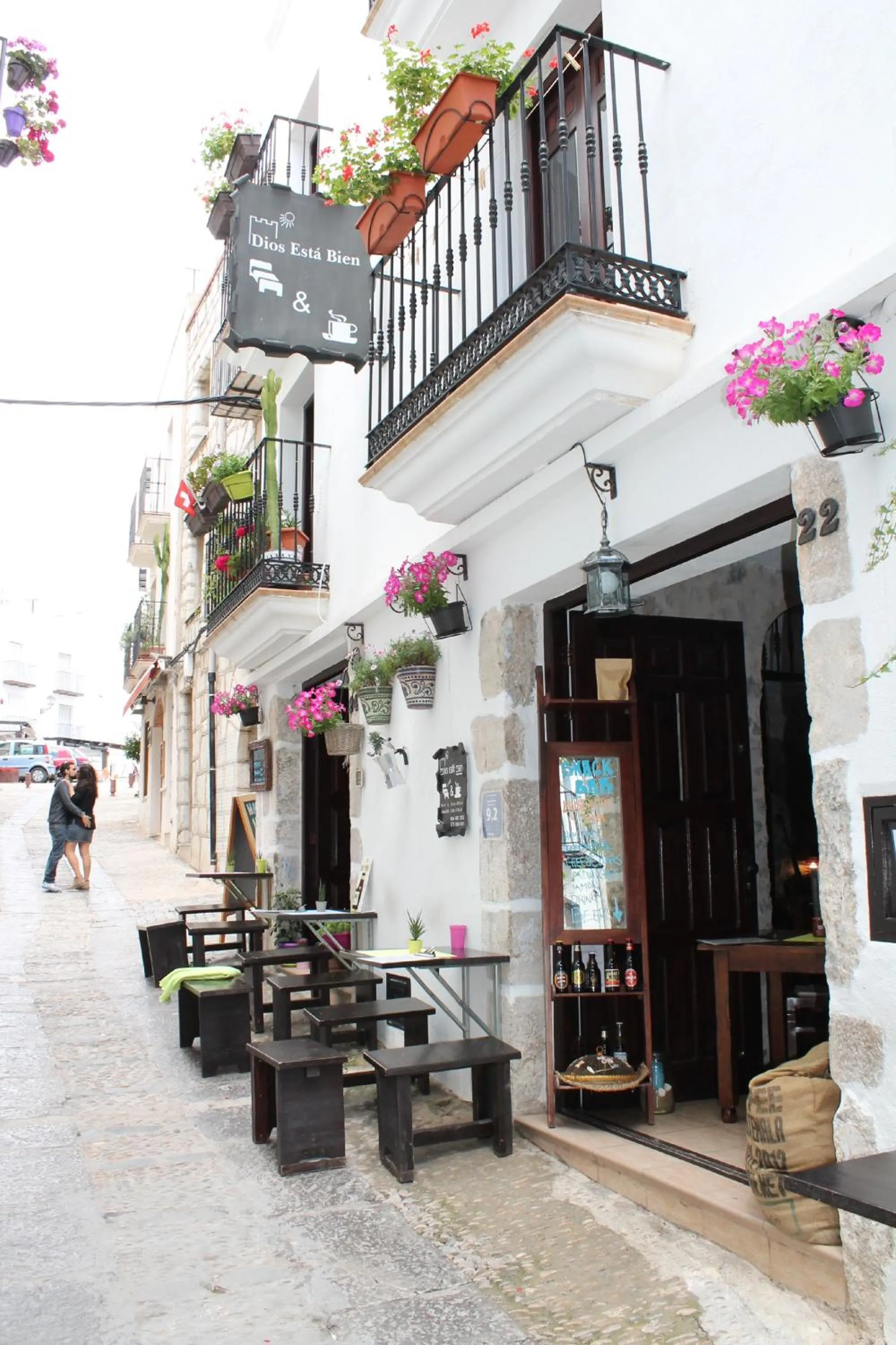 Restaurant/places to eat in Dios Esta Bien