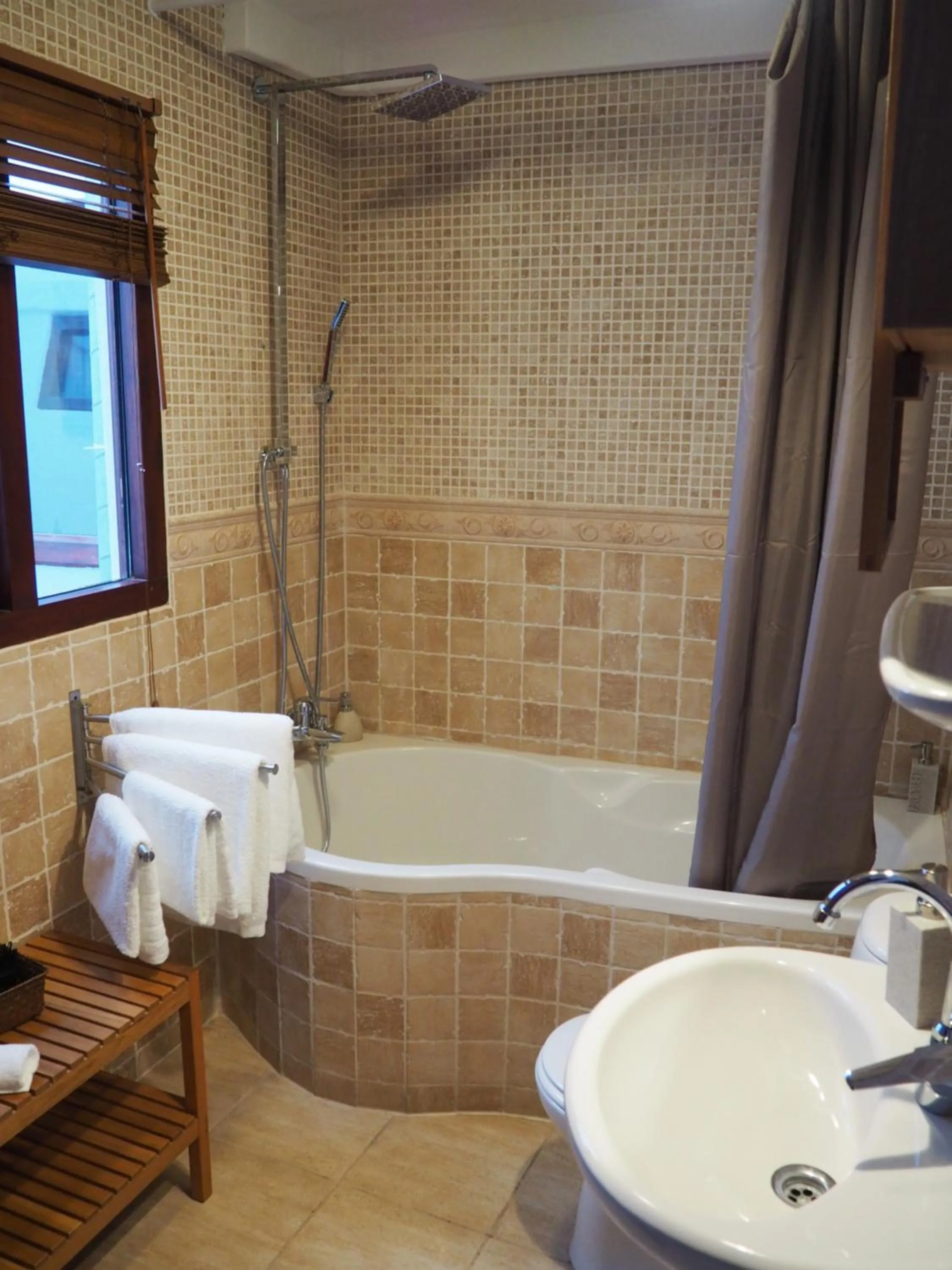 Bathroom in Dios Esta Bien
