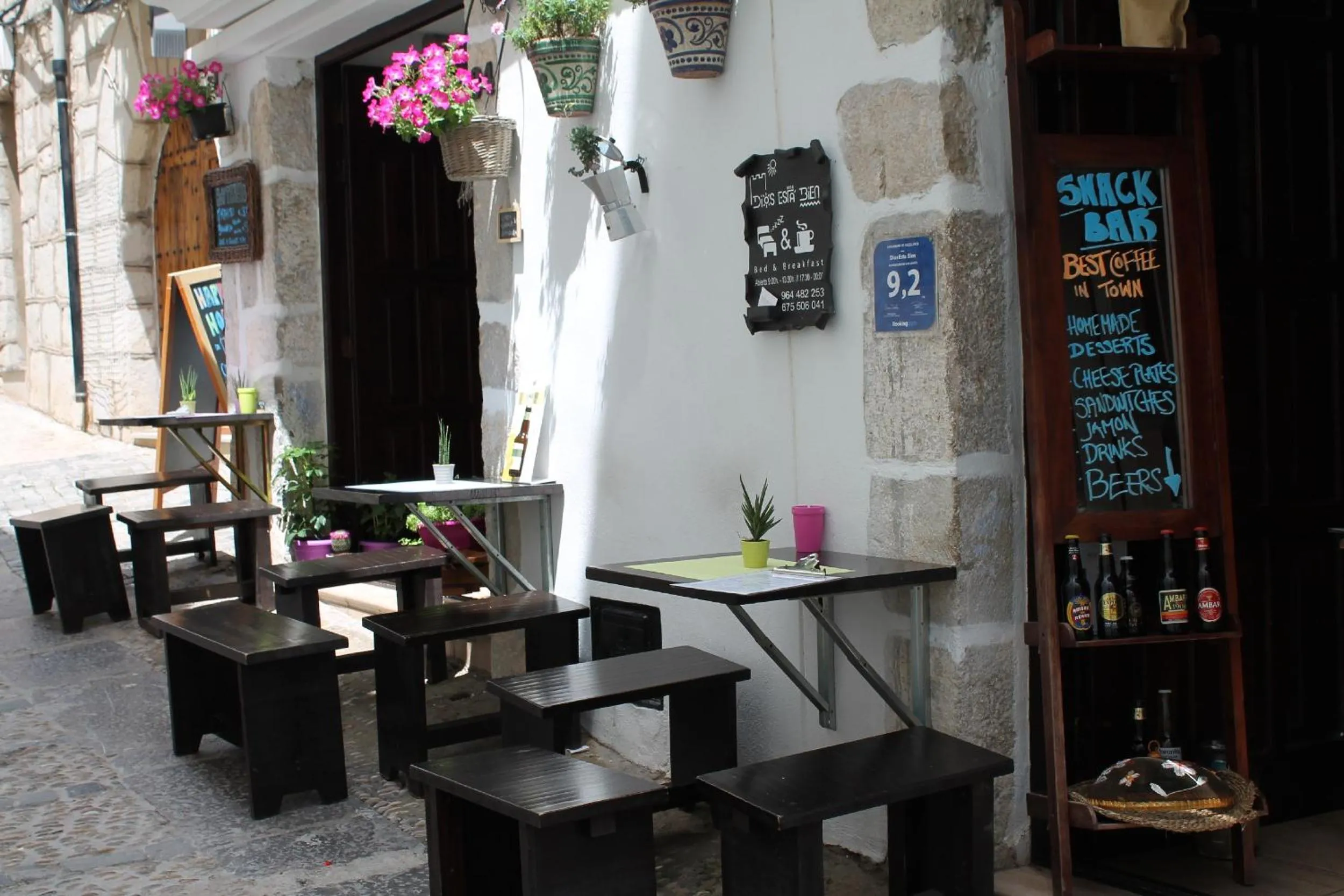 Lounge or bar in Dios Esta Bien