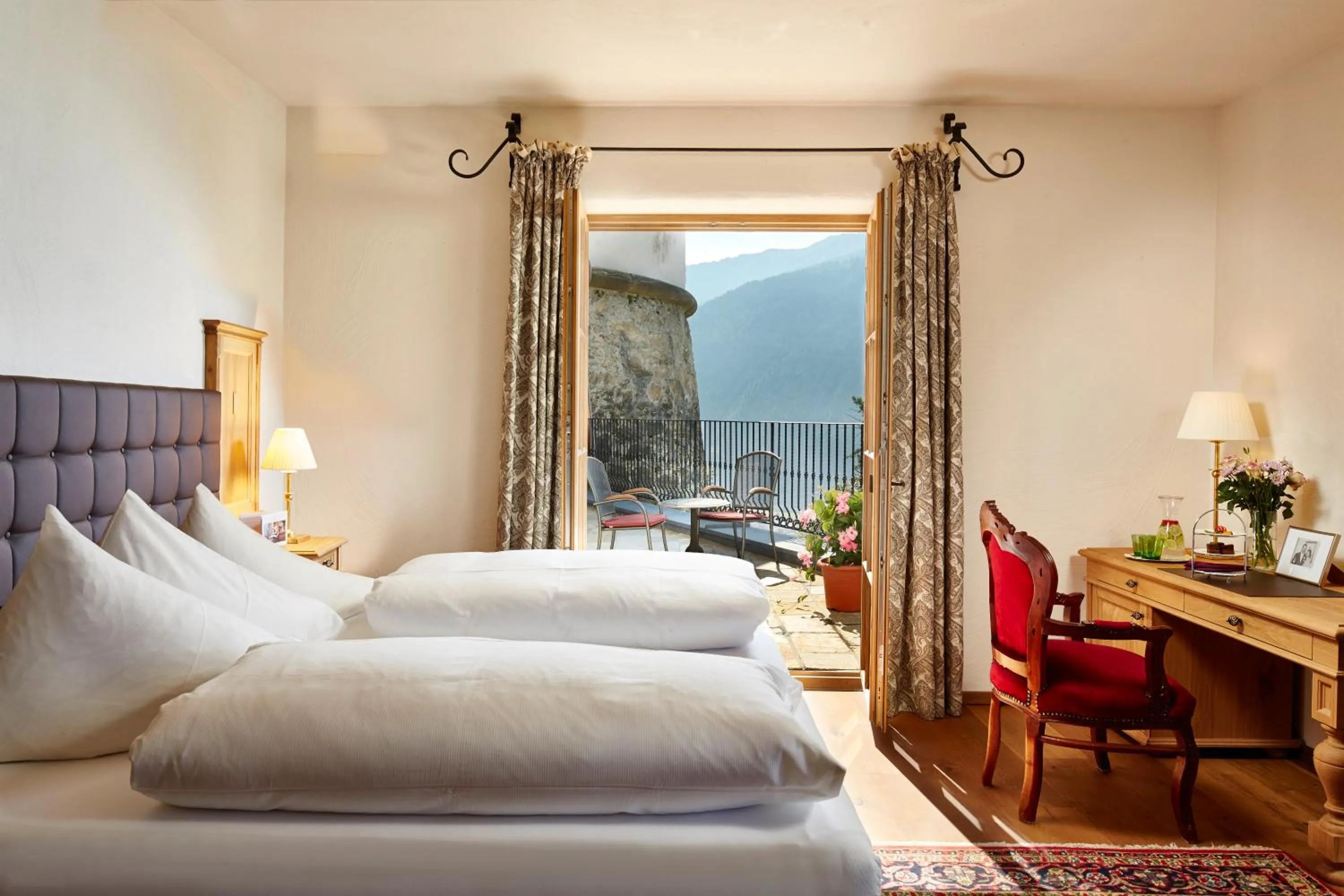 Bed in Hotel Schloss Mittersill